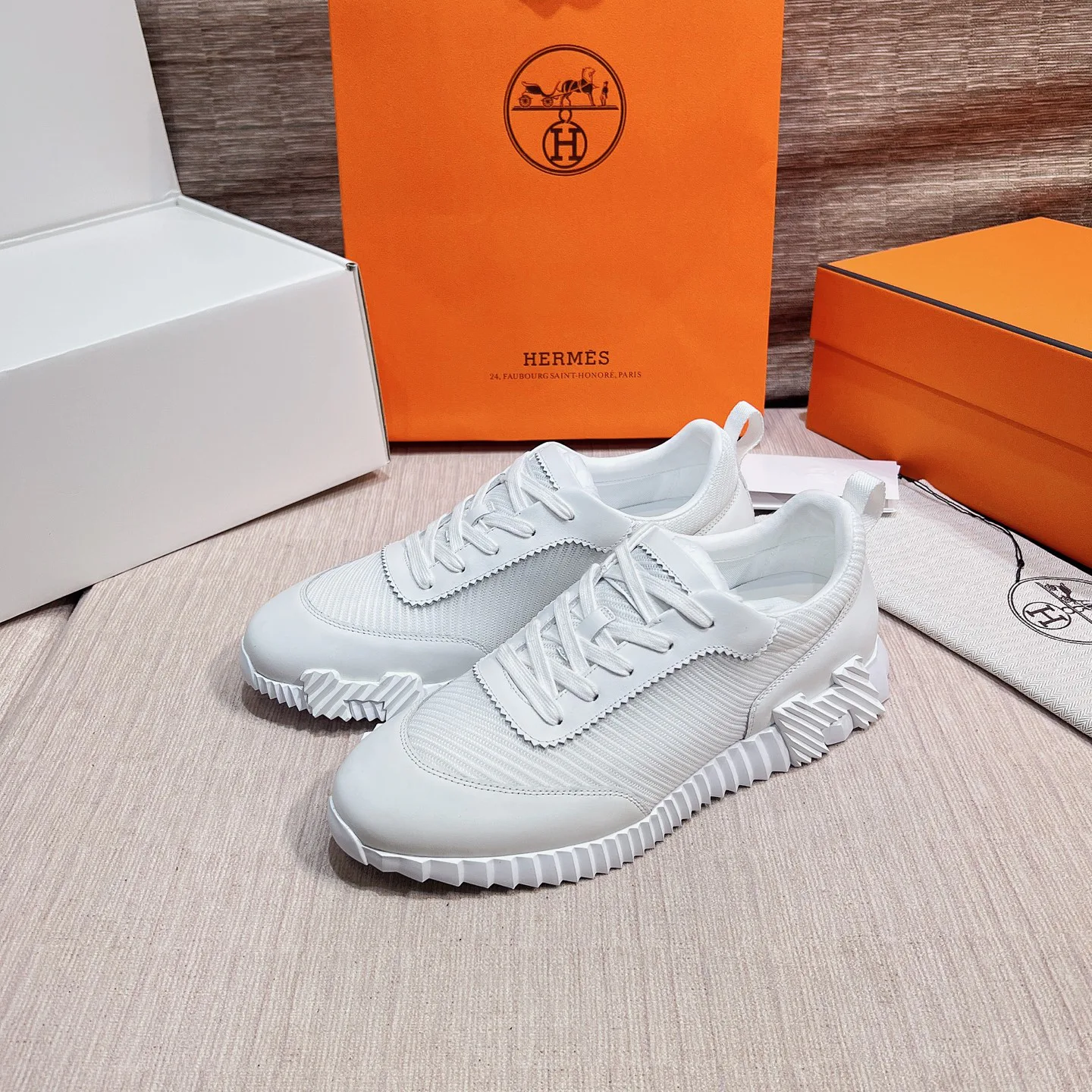 Кроссовки Женские Hermes 17749552