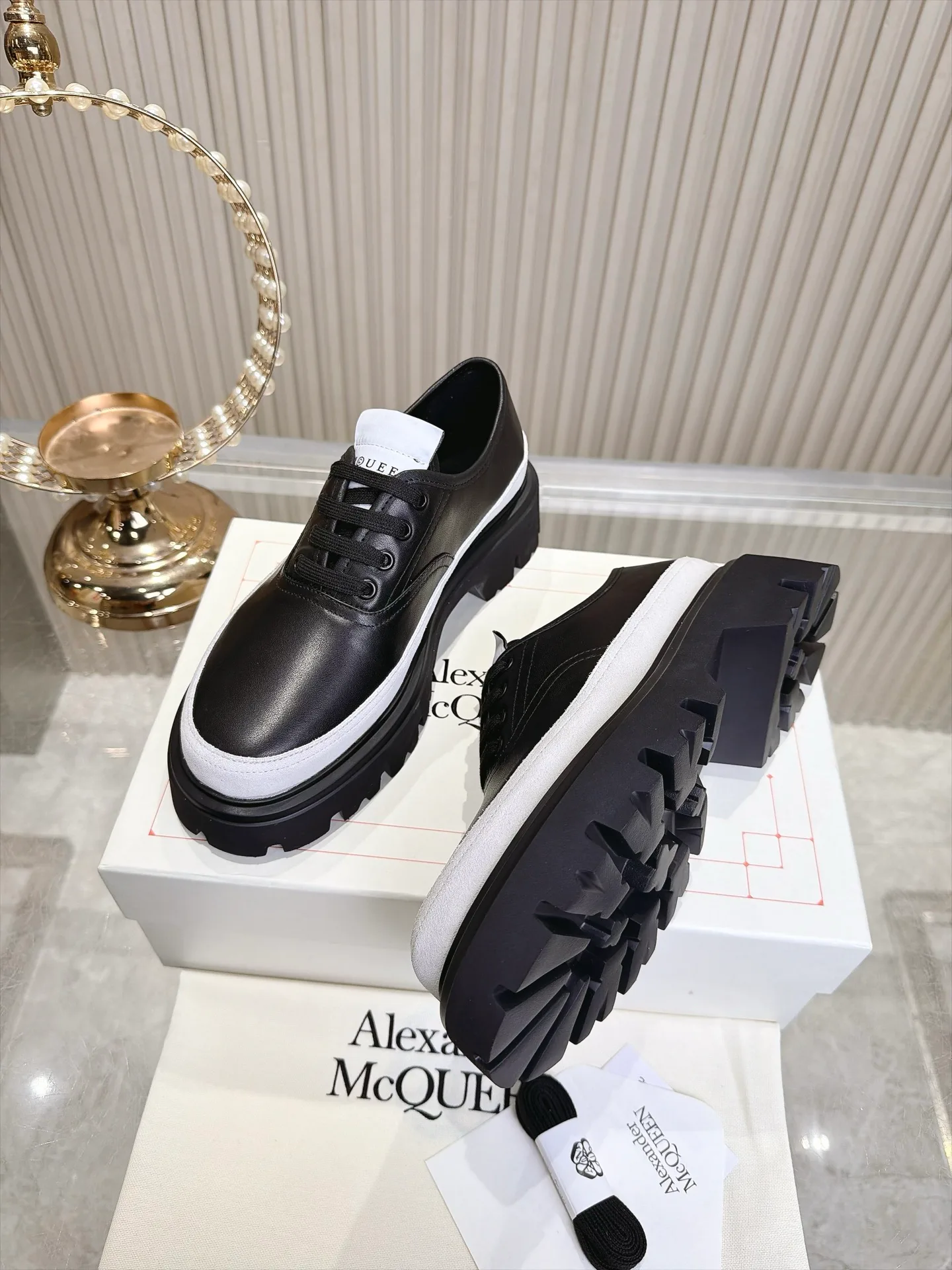 Кроссовки Женские Alexander Mcqueen 19080143