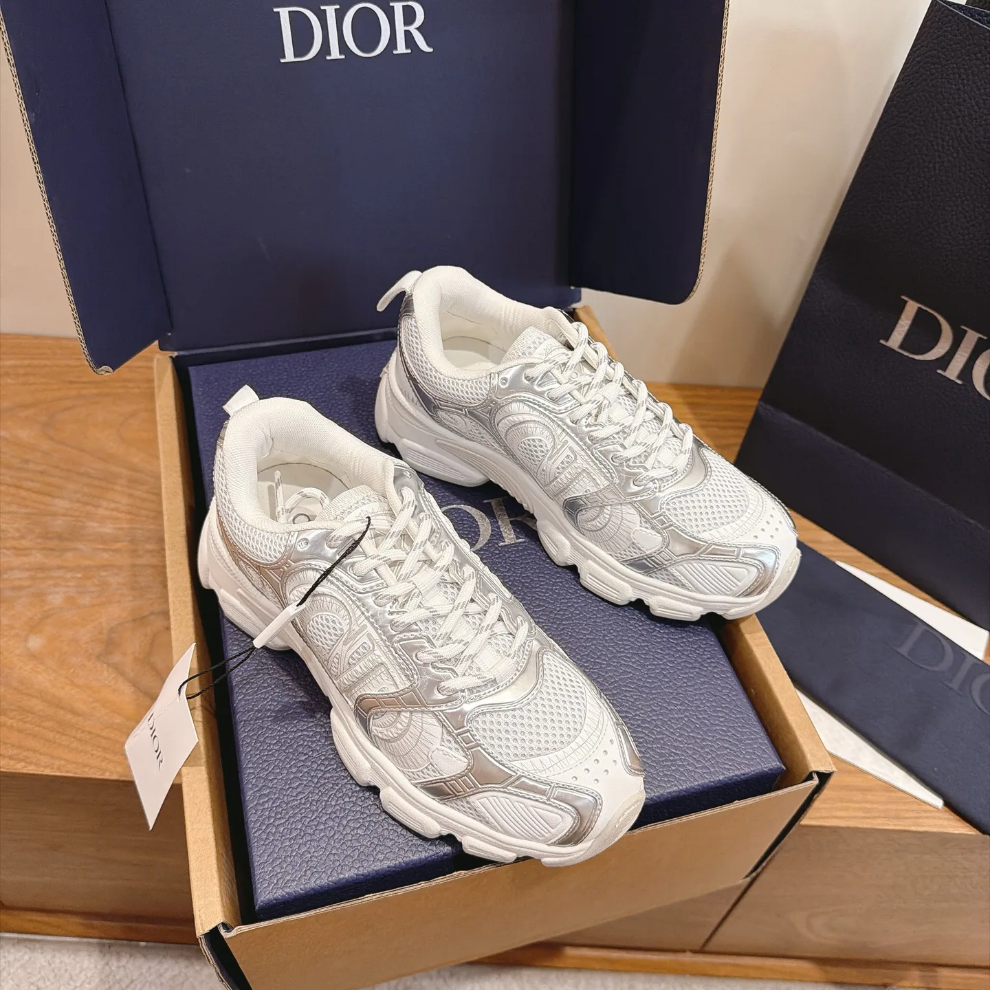 Кроссовки Женские Christian Dior 18765760