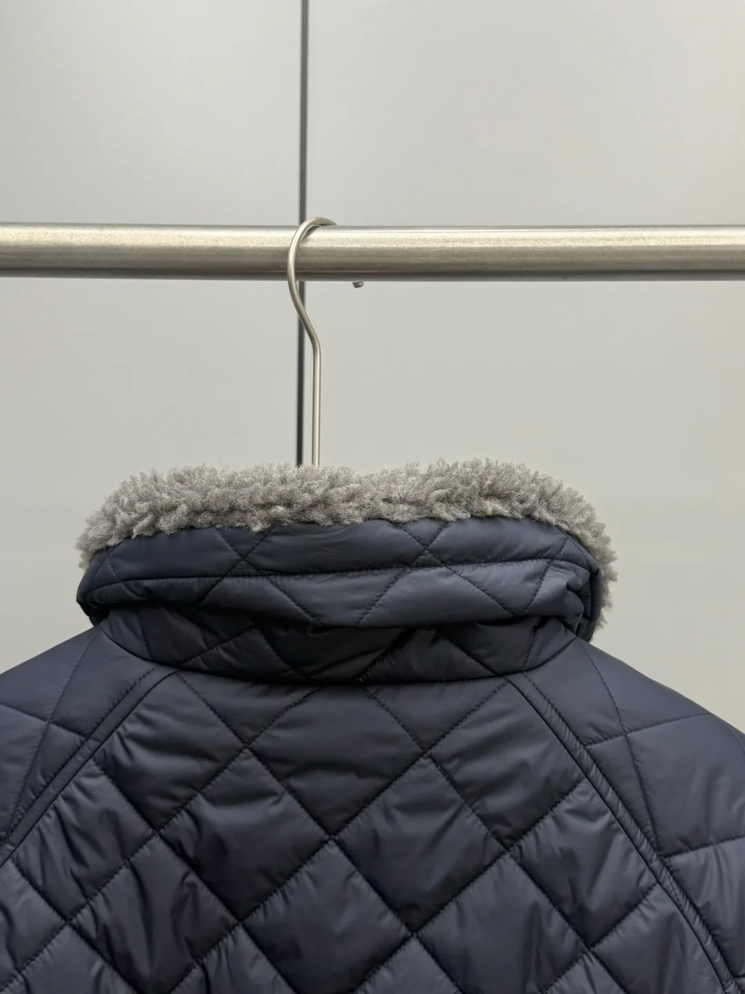 Куртки И Пуховики Женские Miu Miu 18347423