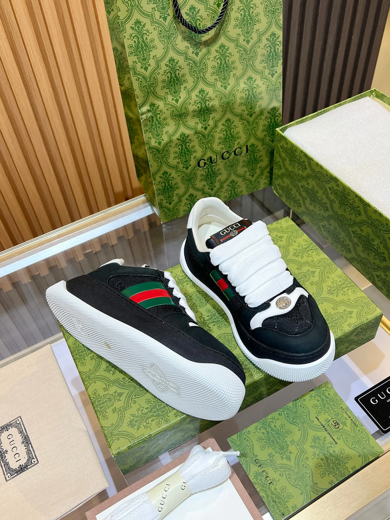 Кроссовки Женские Gucci 907455