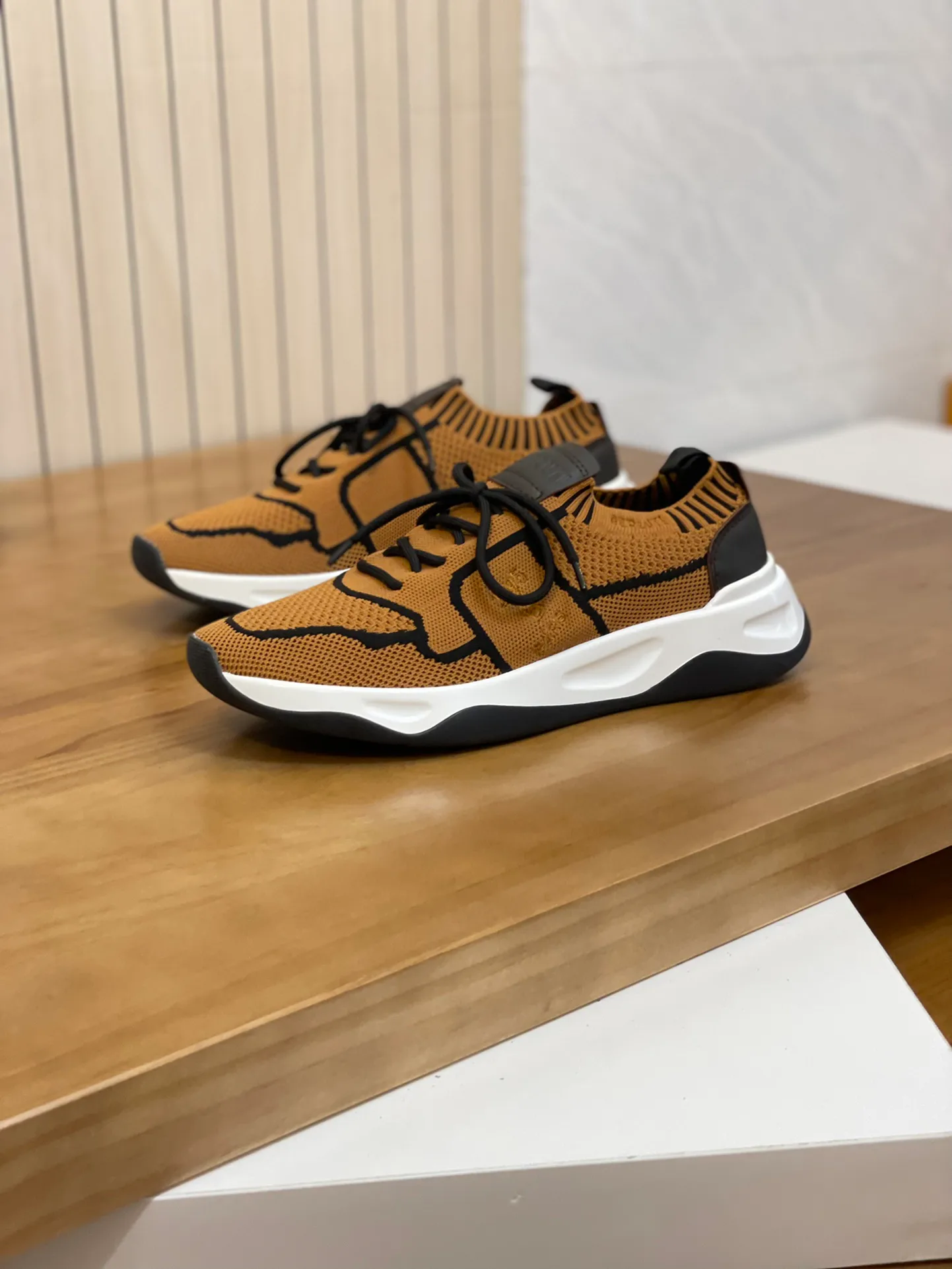 Кроссовки Женские Berluti 462854