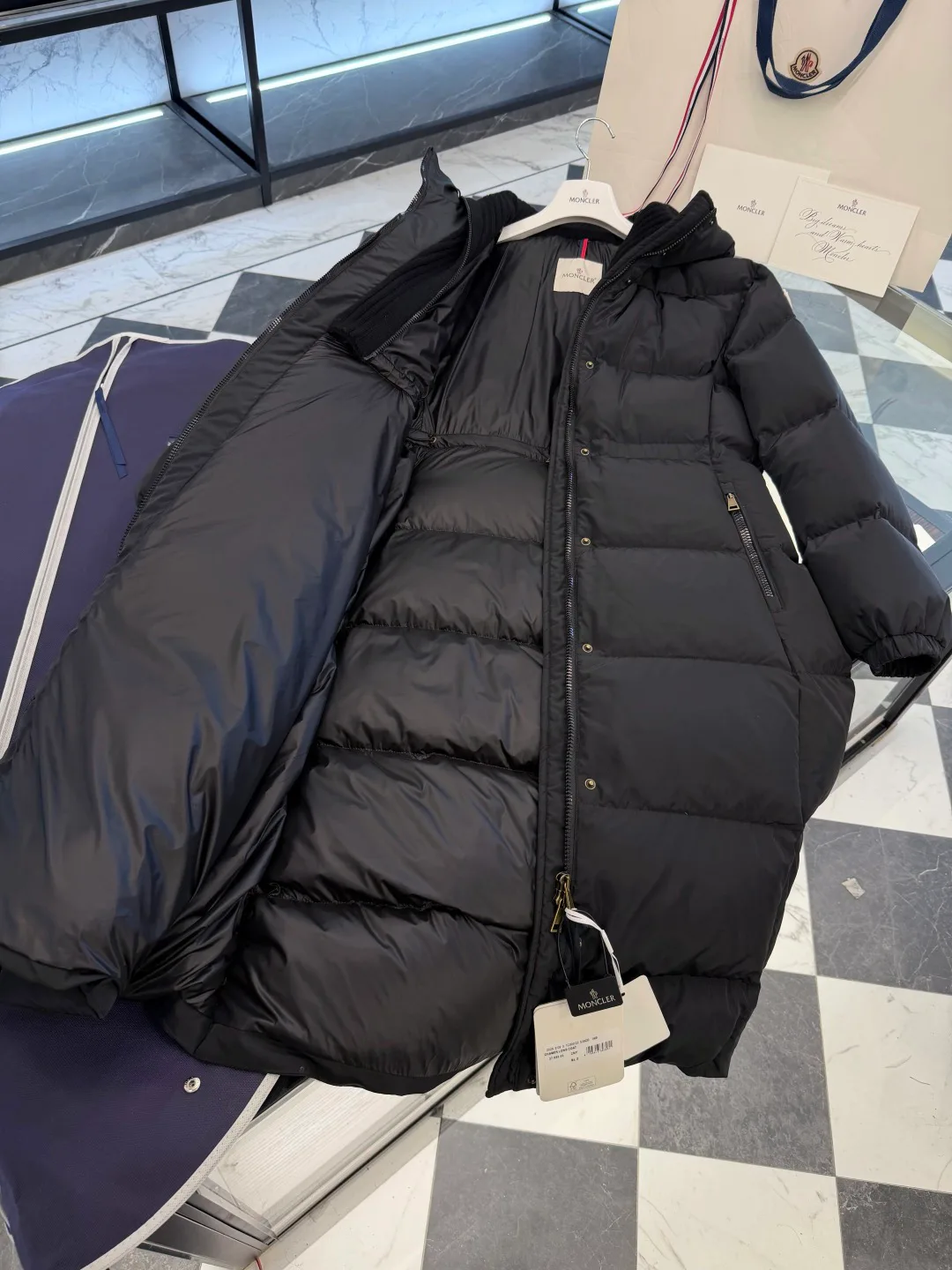 Куртки И Пуховики Женские Moncler 18946178