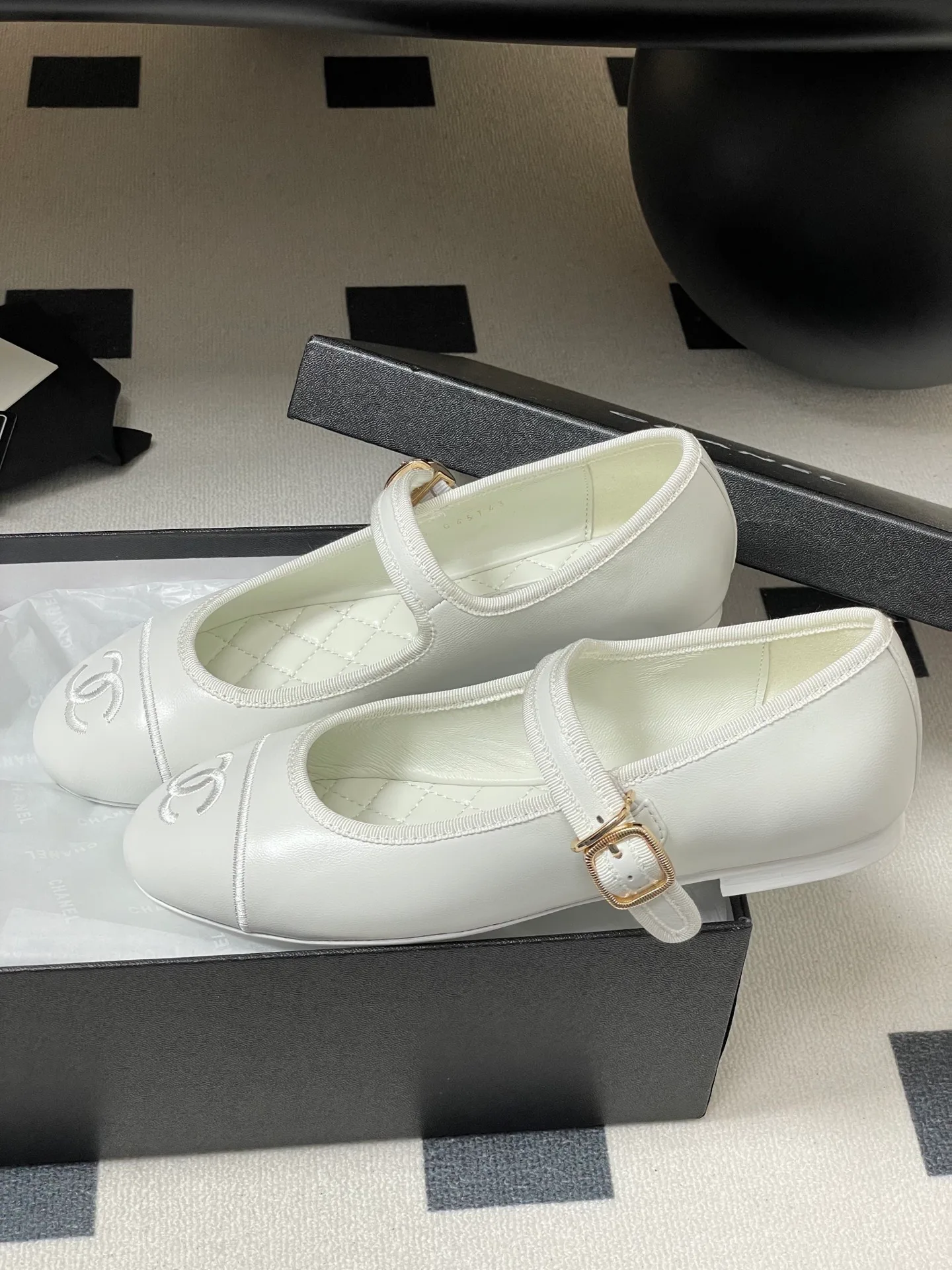 Туфли Женские Chanel 18764072