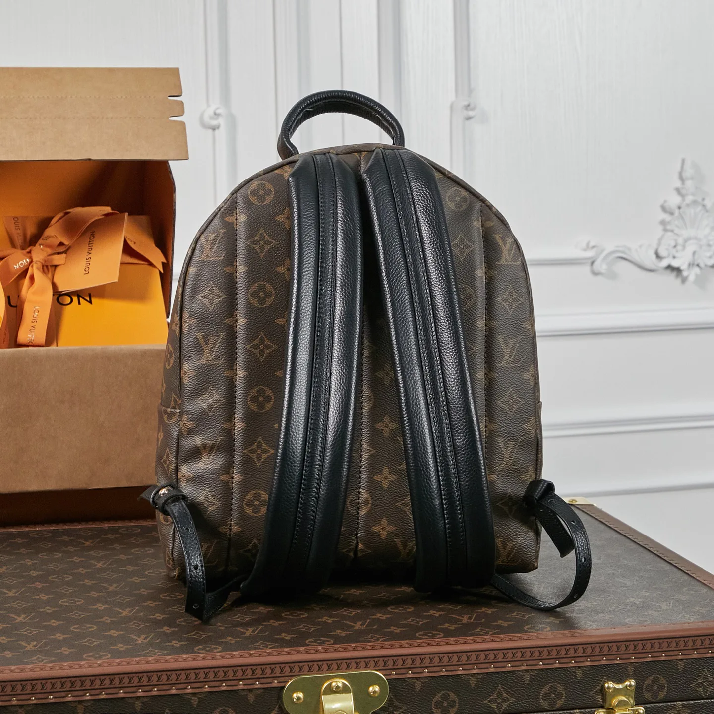 Рюкзаки Женские Louis Vuitton 18148139