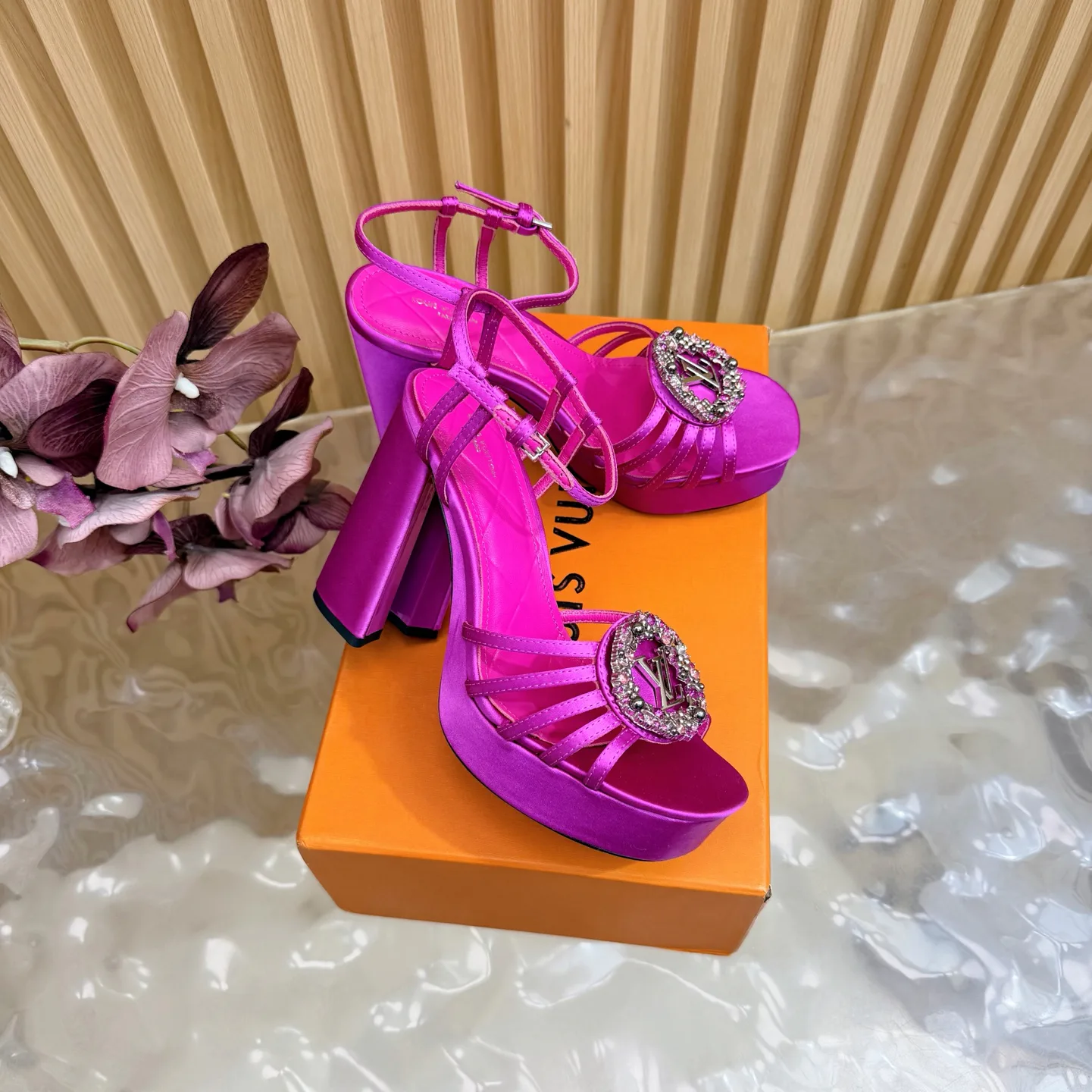 Босоножки Женские Louis Vuitton 11411868