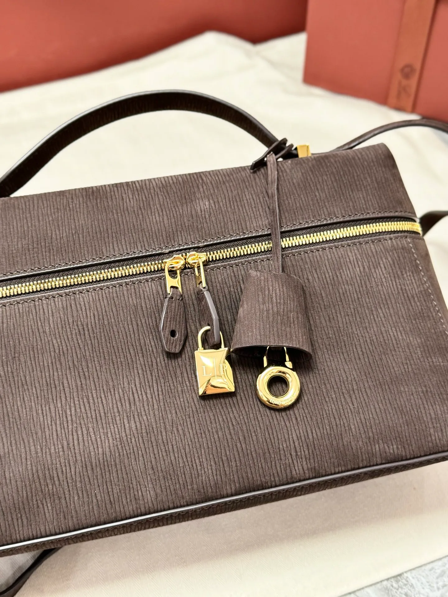 Классические Сумки Женские Loro Piana 17565037