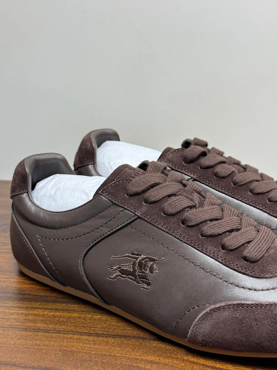 Кроссовки Женские Burberry 19716352