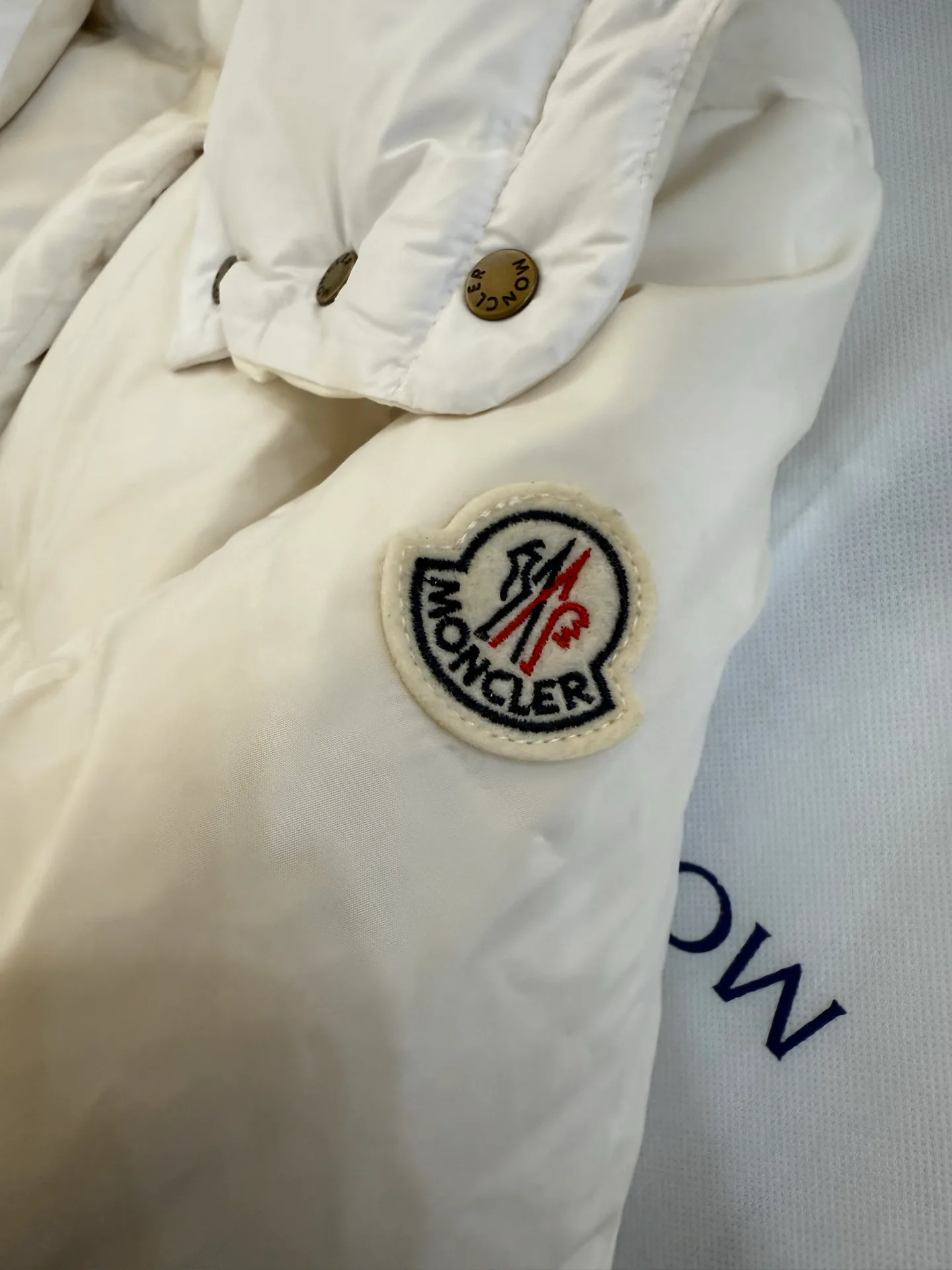Куртки И Пуховики Женские Moncler 18946174