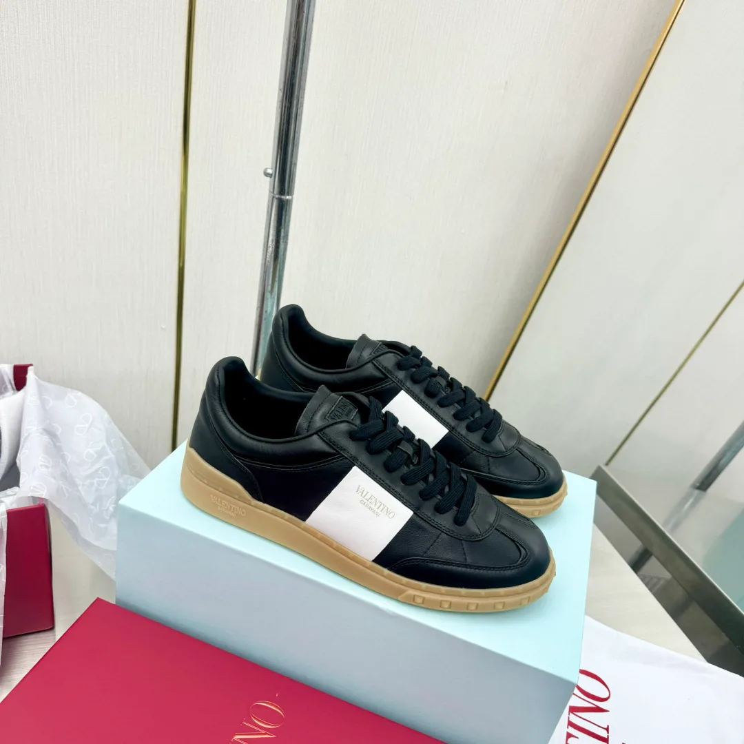 Кроссовки Женские Valentino 17955033