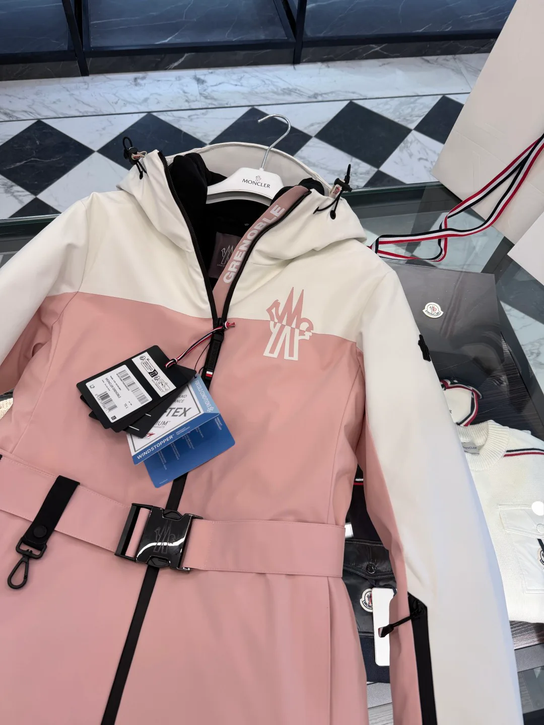 Куртки И Пуховики Женские Moncler 19336108