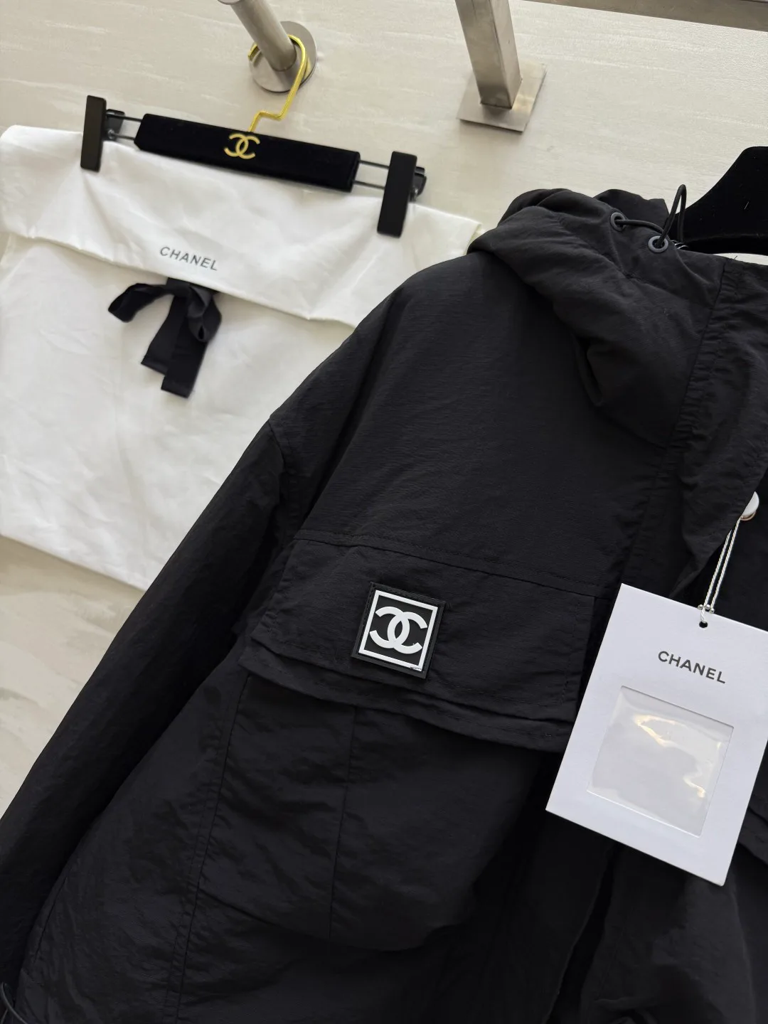 Куртки И Пуховики Женские Chanel 18768175