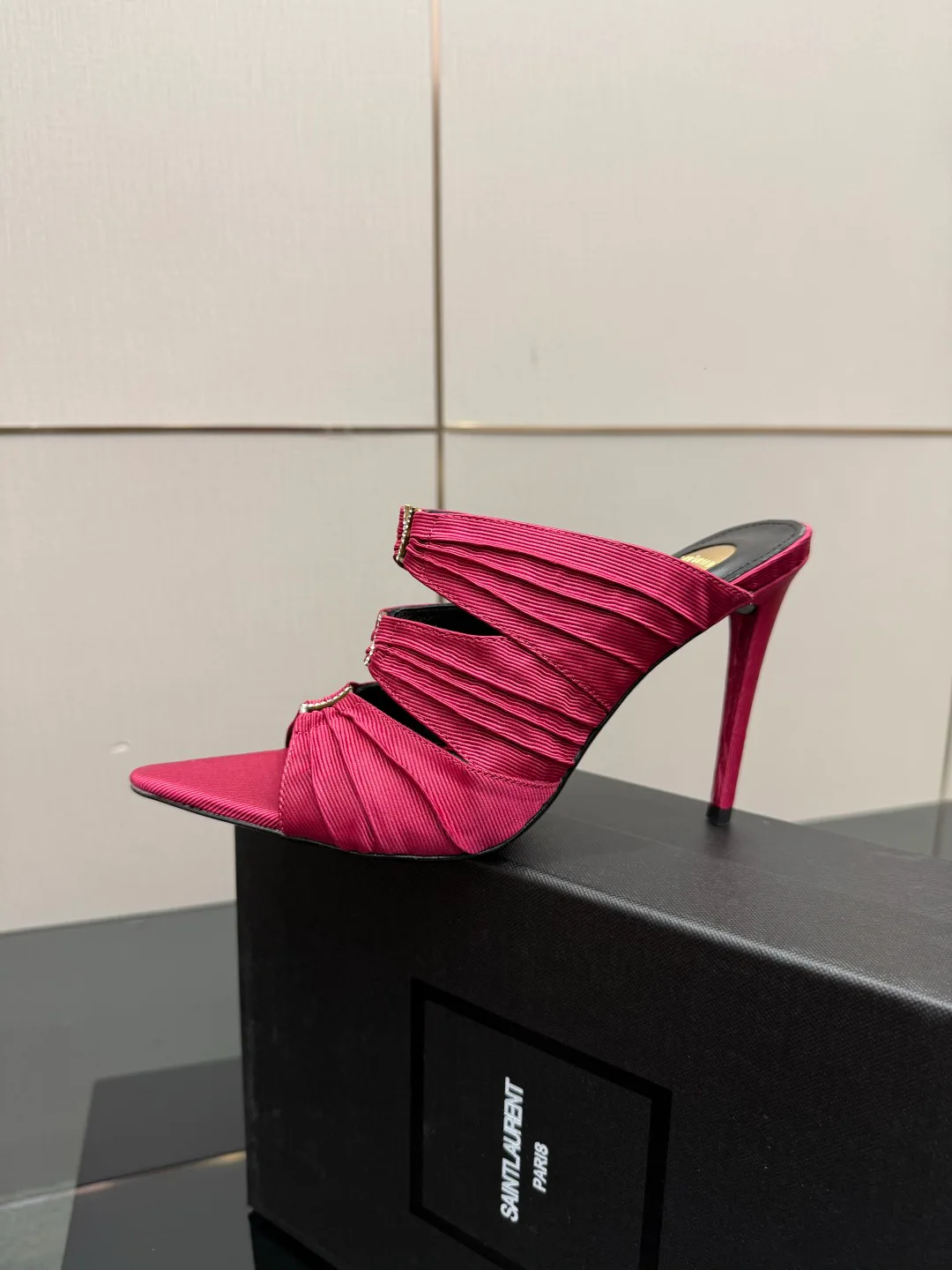 Сандалии Женские Saint Laurent 9317898