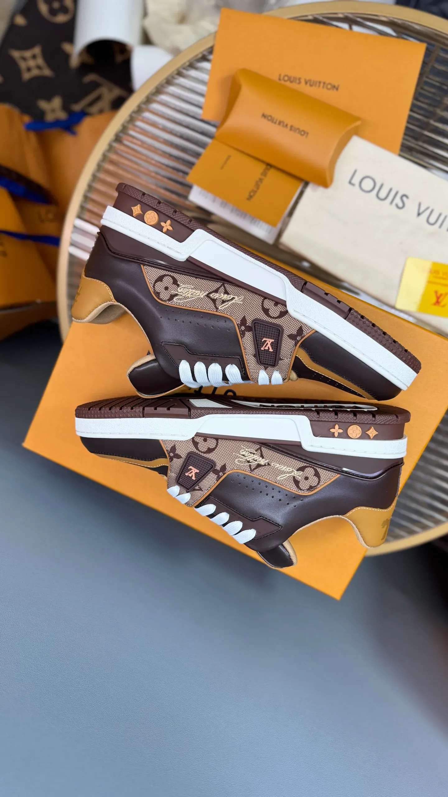 Кроссовки Женские Louis Vuitton 650383