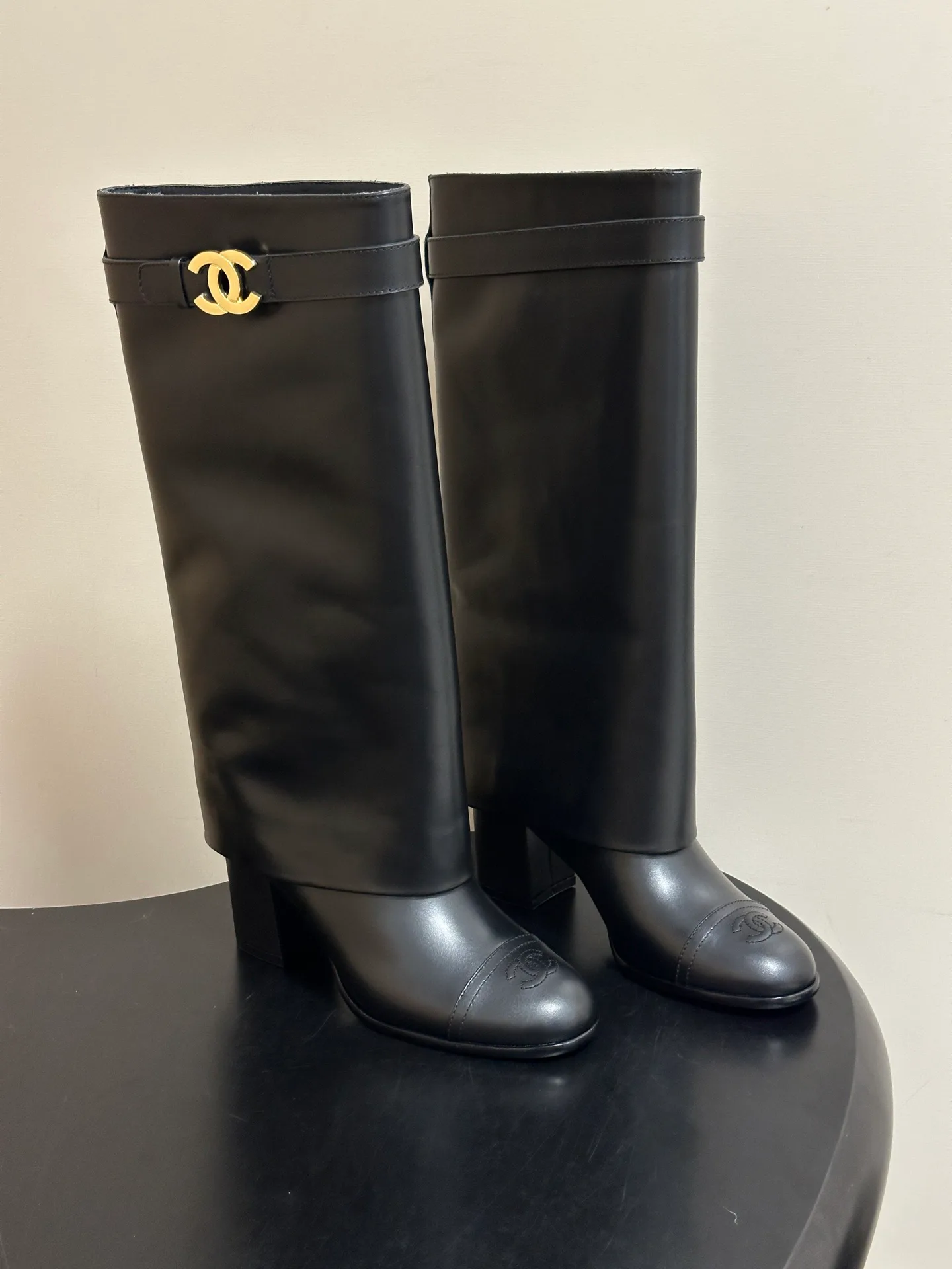 Сапоги Женские Chanel 18980500