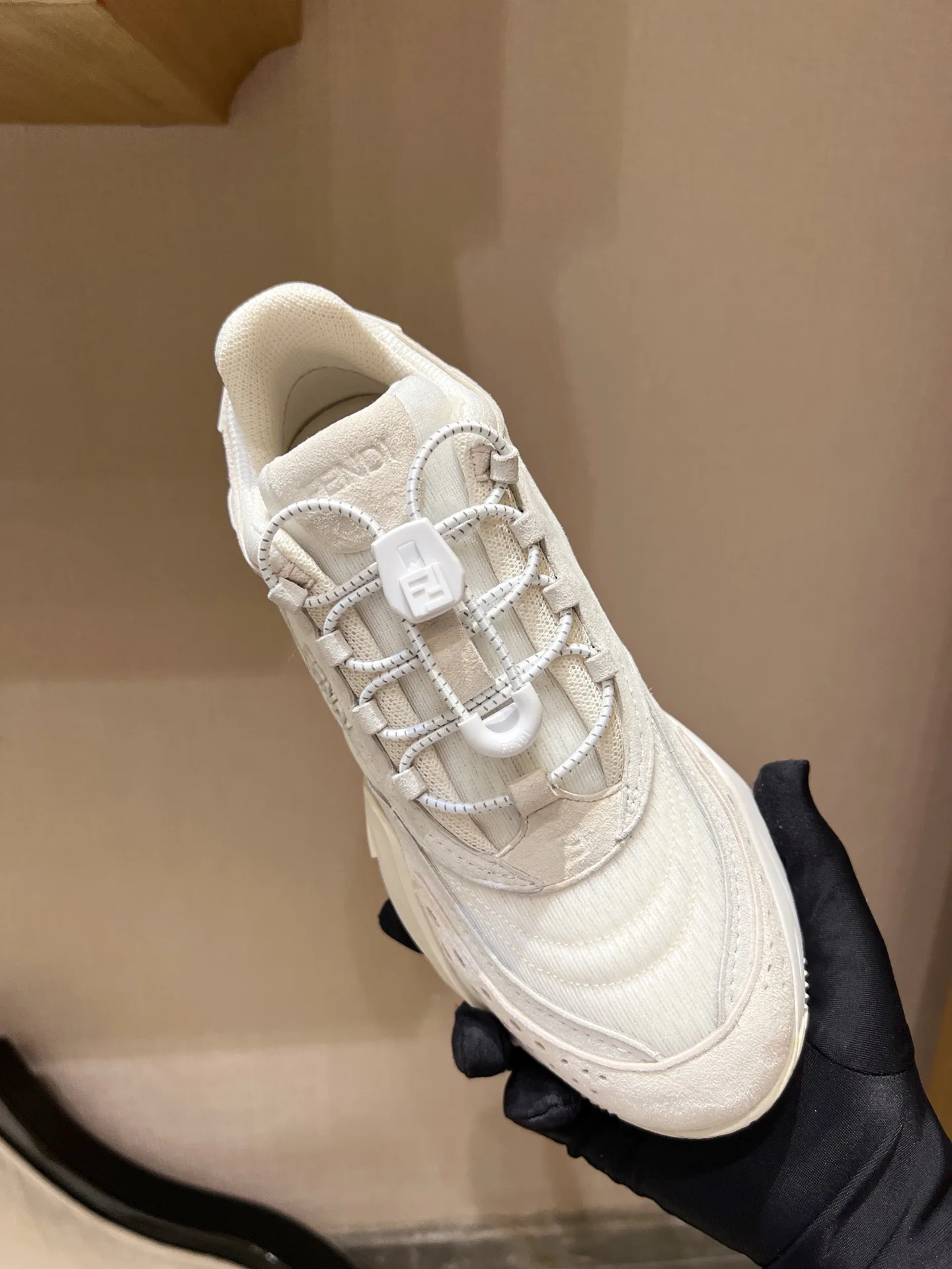 Кроссовки Женские Fendi 197160