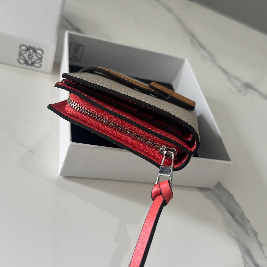 Клатчи Женские Loewe 17502812