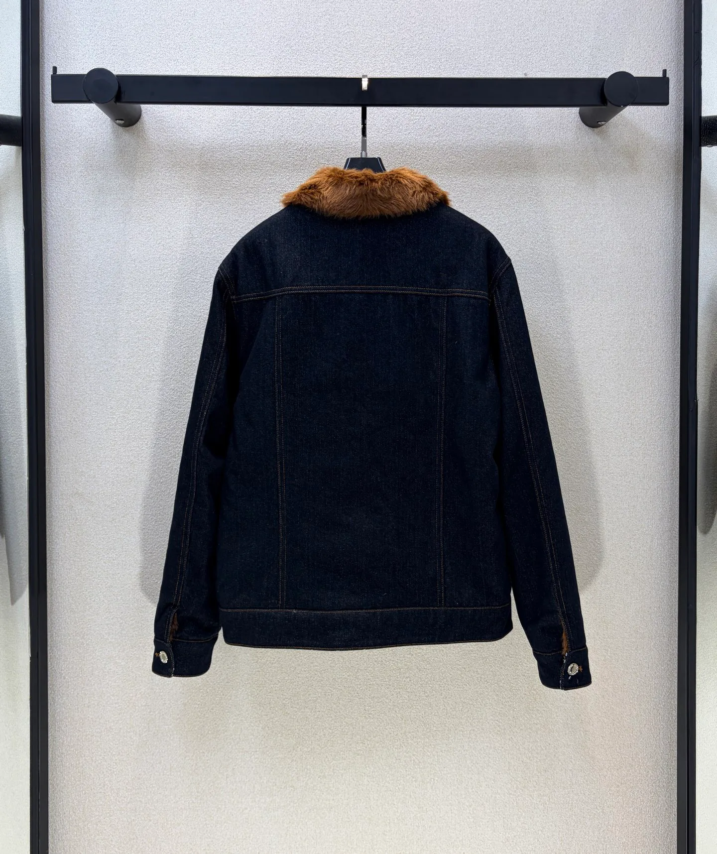 Куртки И Пуховики Женские Louis Vuitton 18882547
