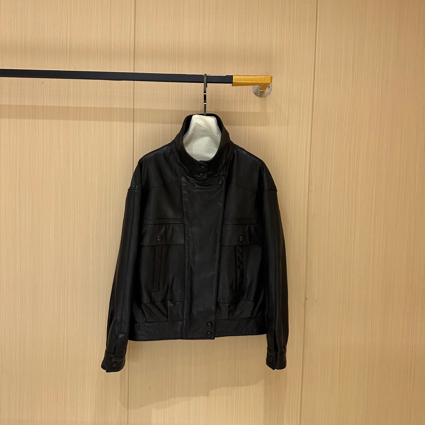 Кожаные Куртки И Дублёнки Женские Saint Laurent 11834547