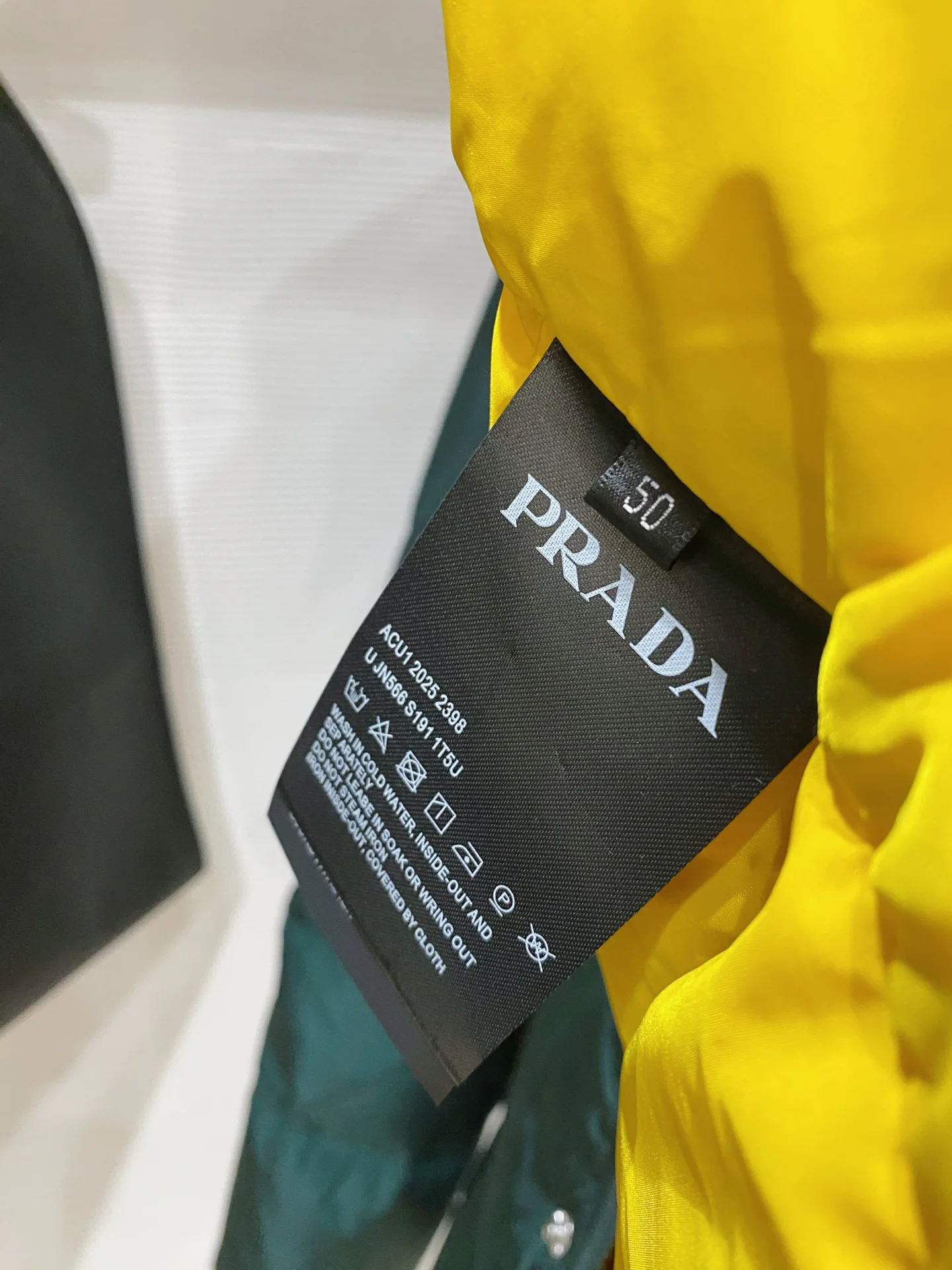 Куртки И Пуховики Мужские Prada 17930667