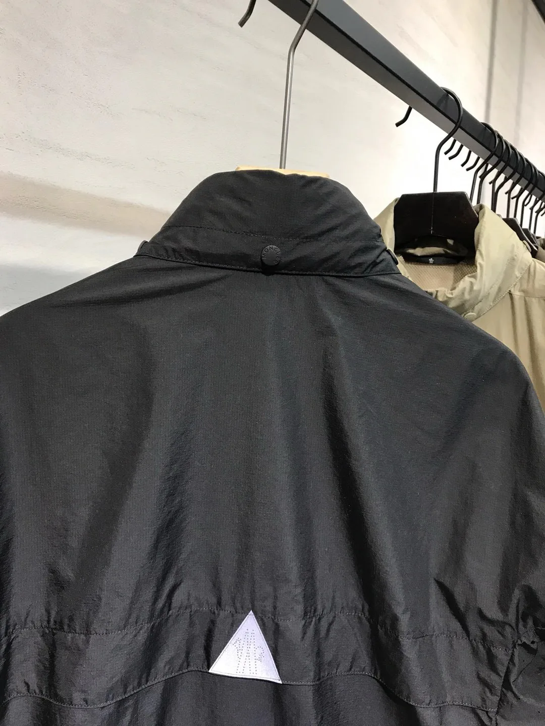 Куртки И Пуховики Мужские Moncler 11651513