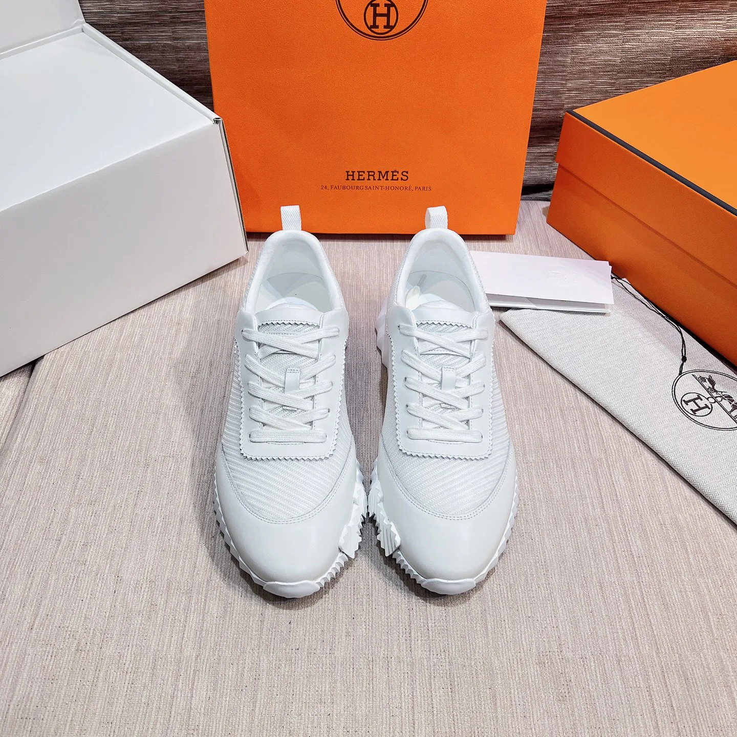 Кроссовки Женские Hermes 17749552