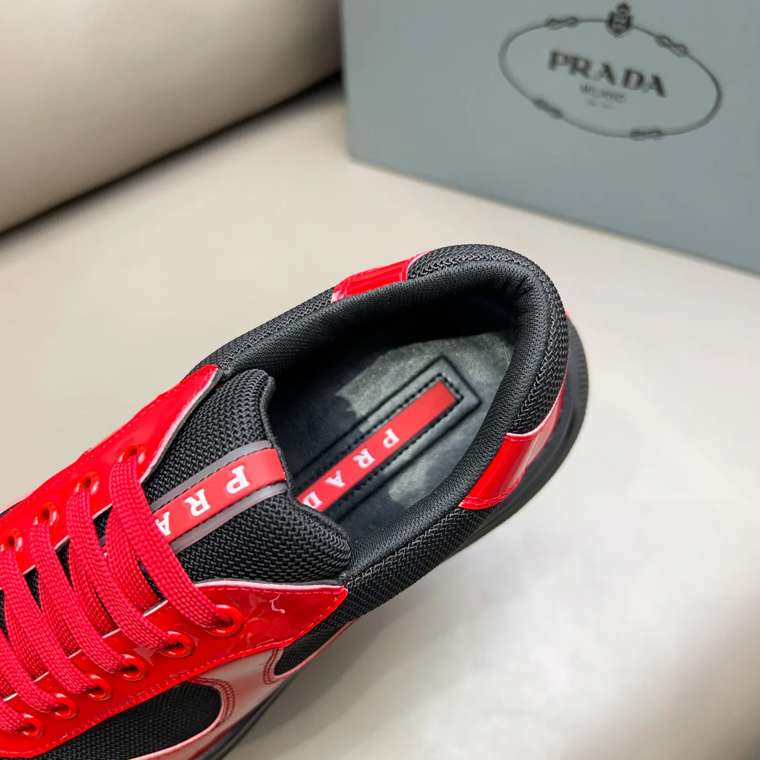Кроссовки Женские Prada 17636255
