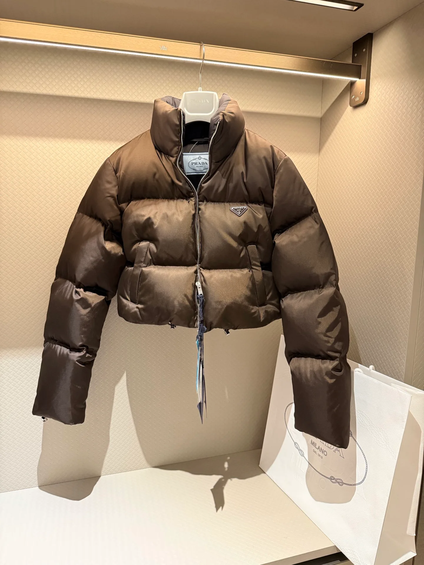 Куртки И Пуховики Женские Prada 18692538