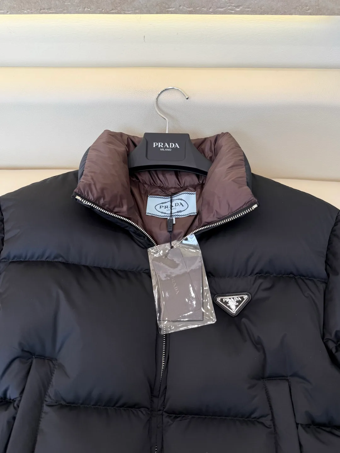 Куртки И Пуховики Женские Prada 18983612