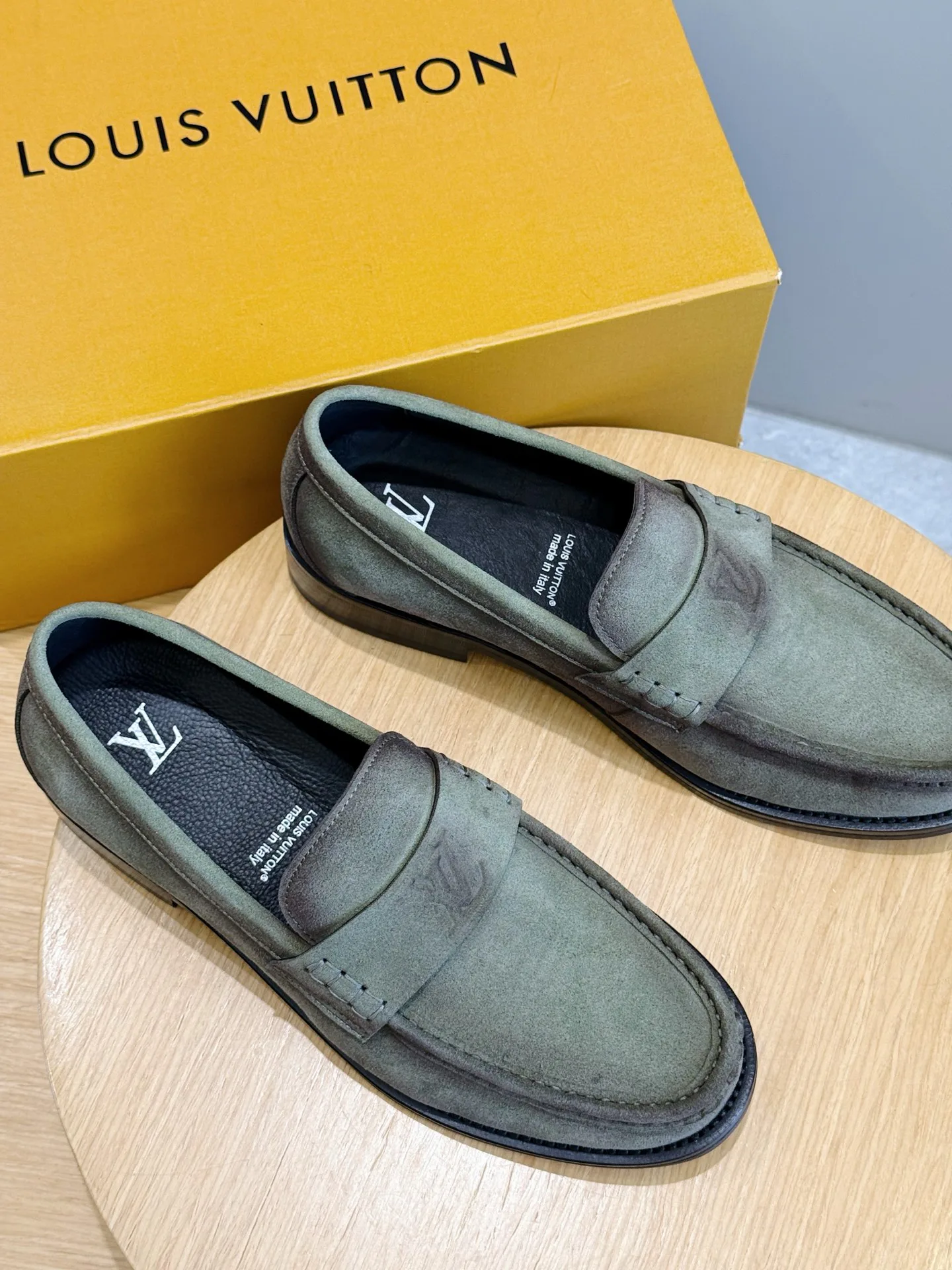 Лоферы И Туфли Мужские Louis Vuitton 18247428