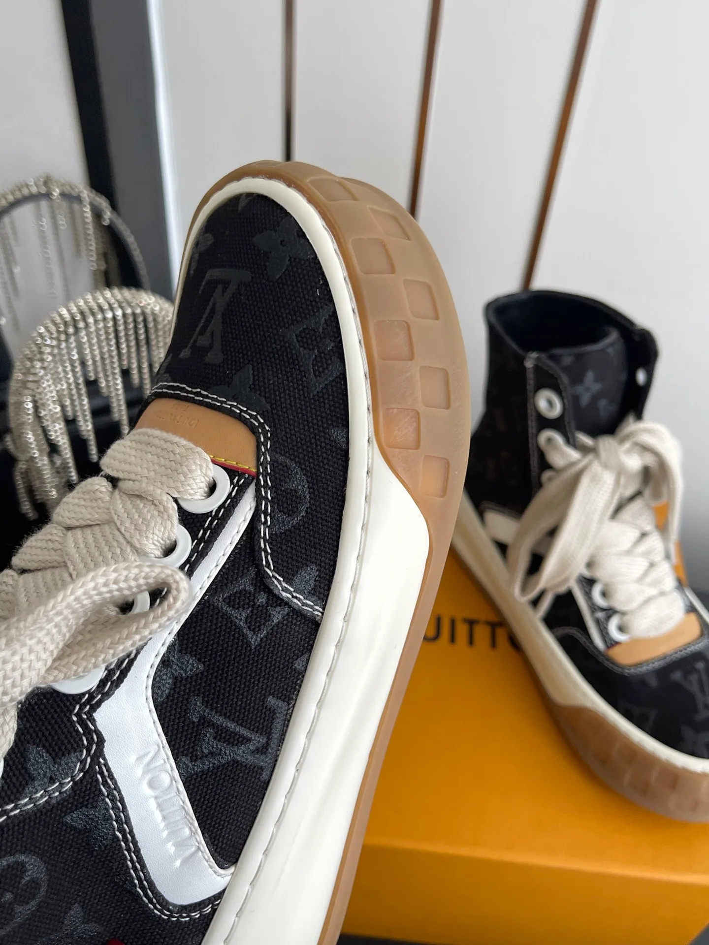 Кроссовки Женские Louis Vuitton 17673245