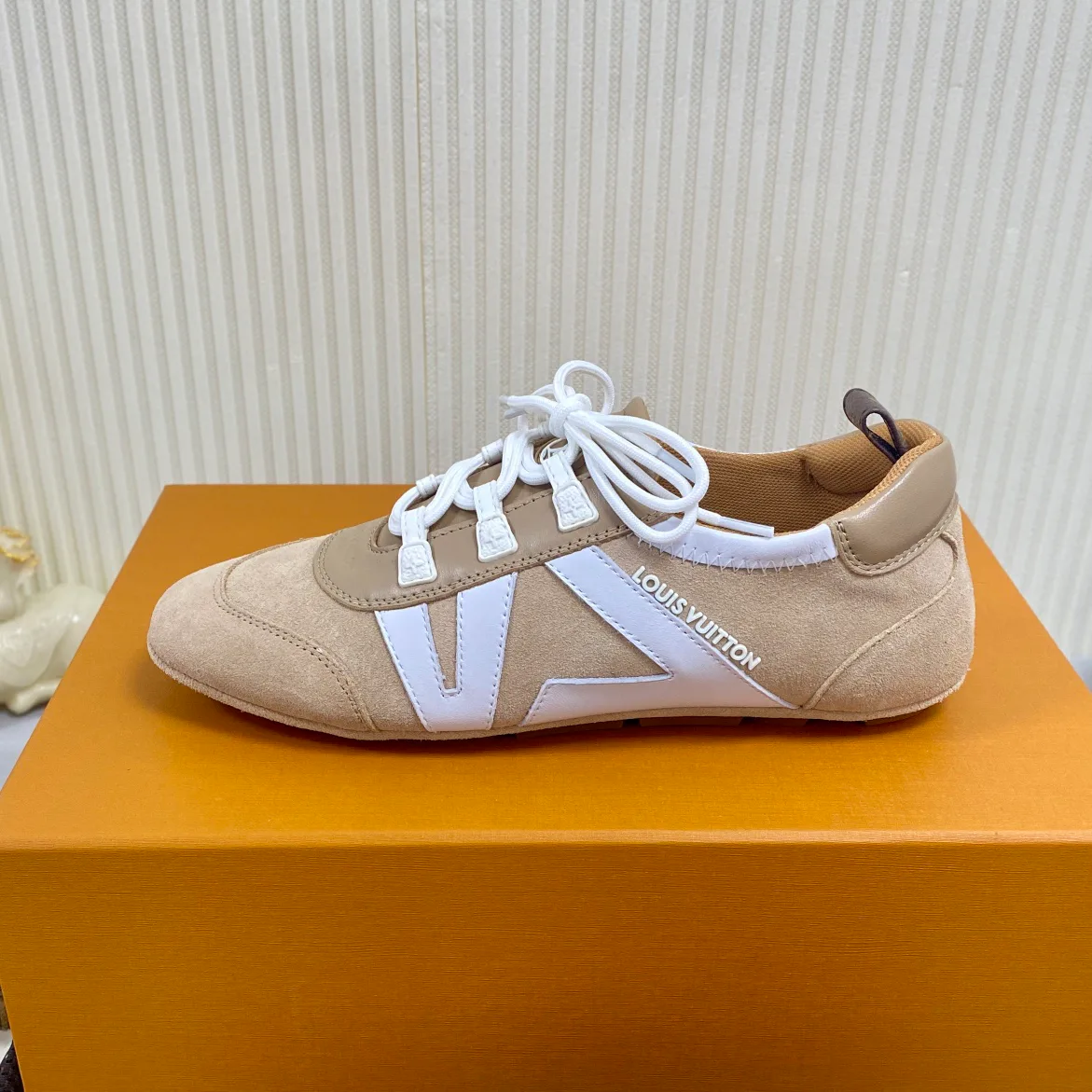 Кроссовки Женские Louis Vuitton 170160