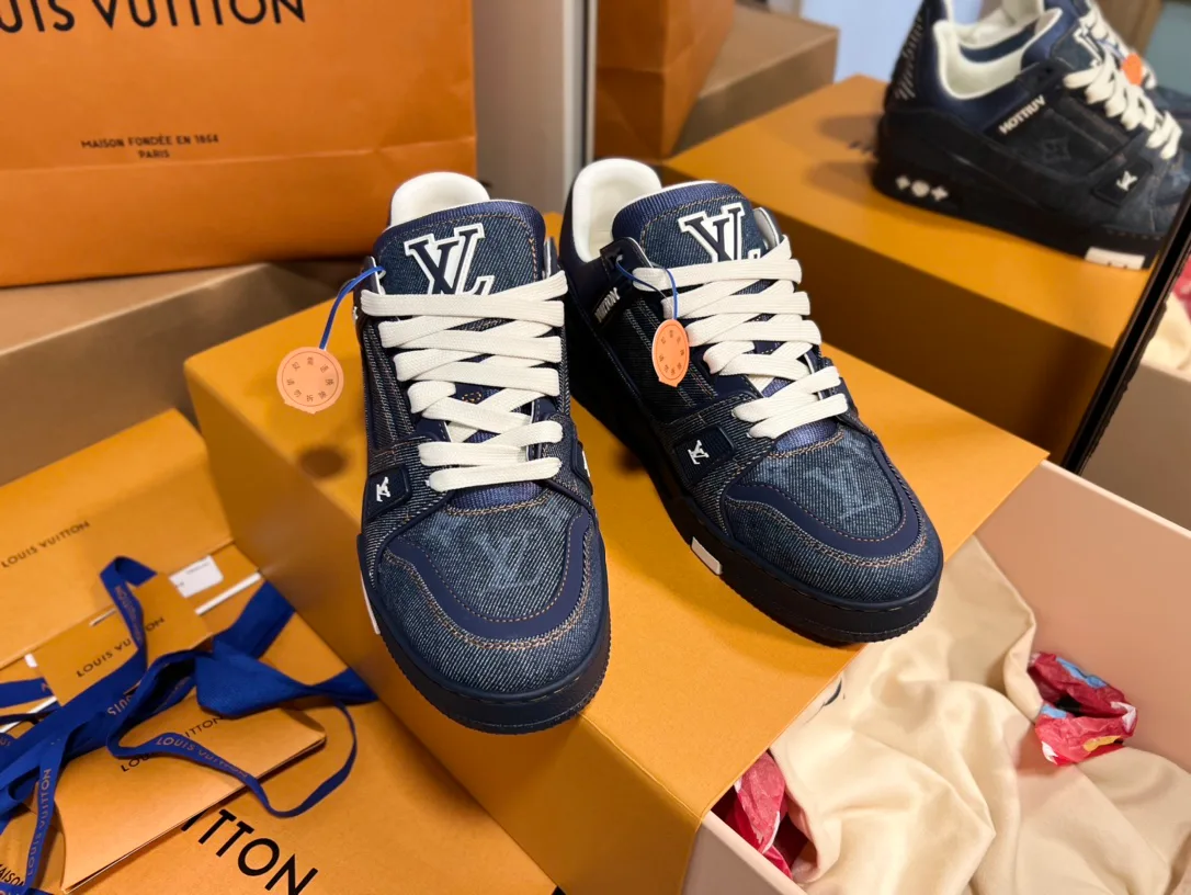 Кроссовки Женские Louis Vuitton 1880933