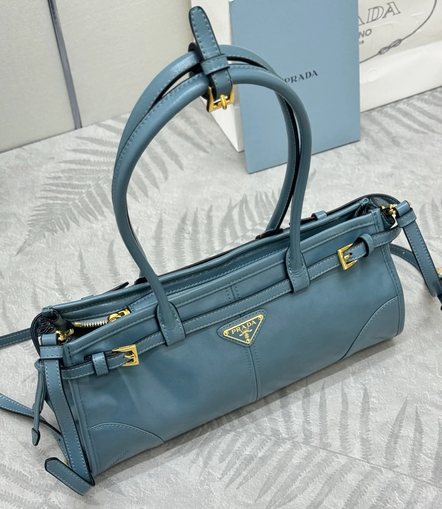 Классические Сумки Женские Prada 11462497