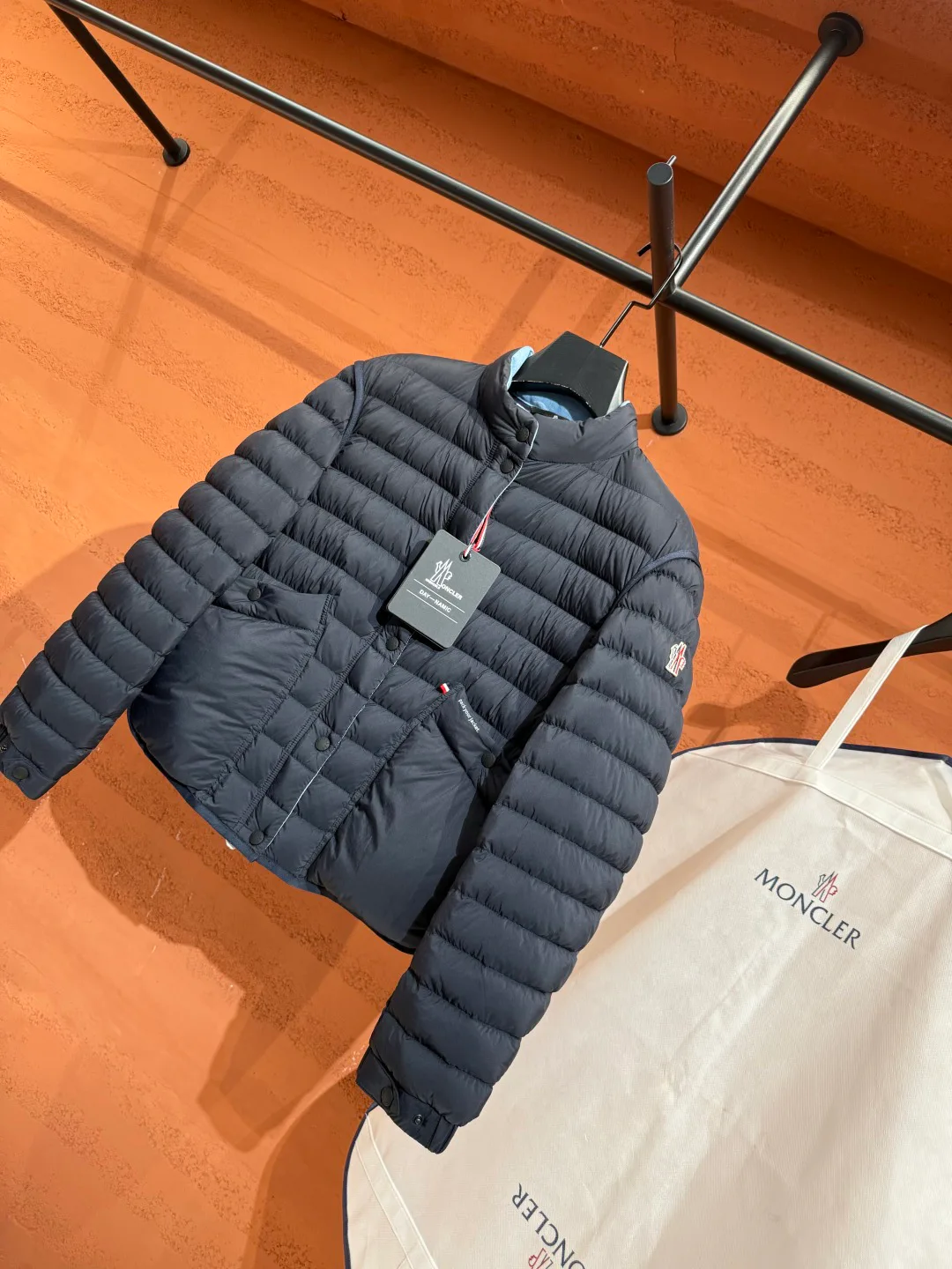 Куртки И Пуховики Женские Moncler 18048147