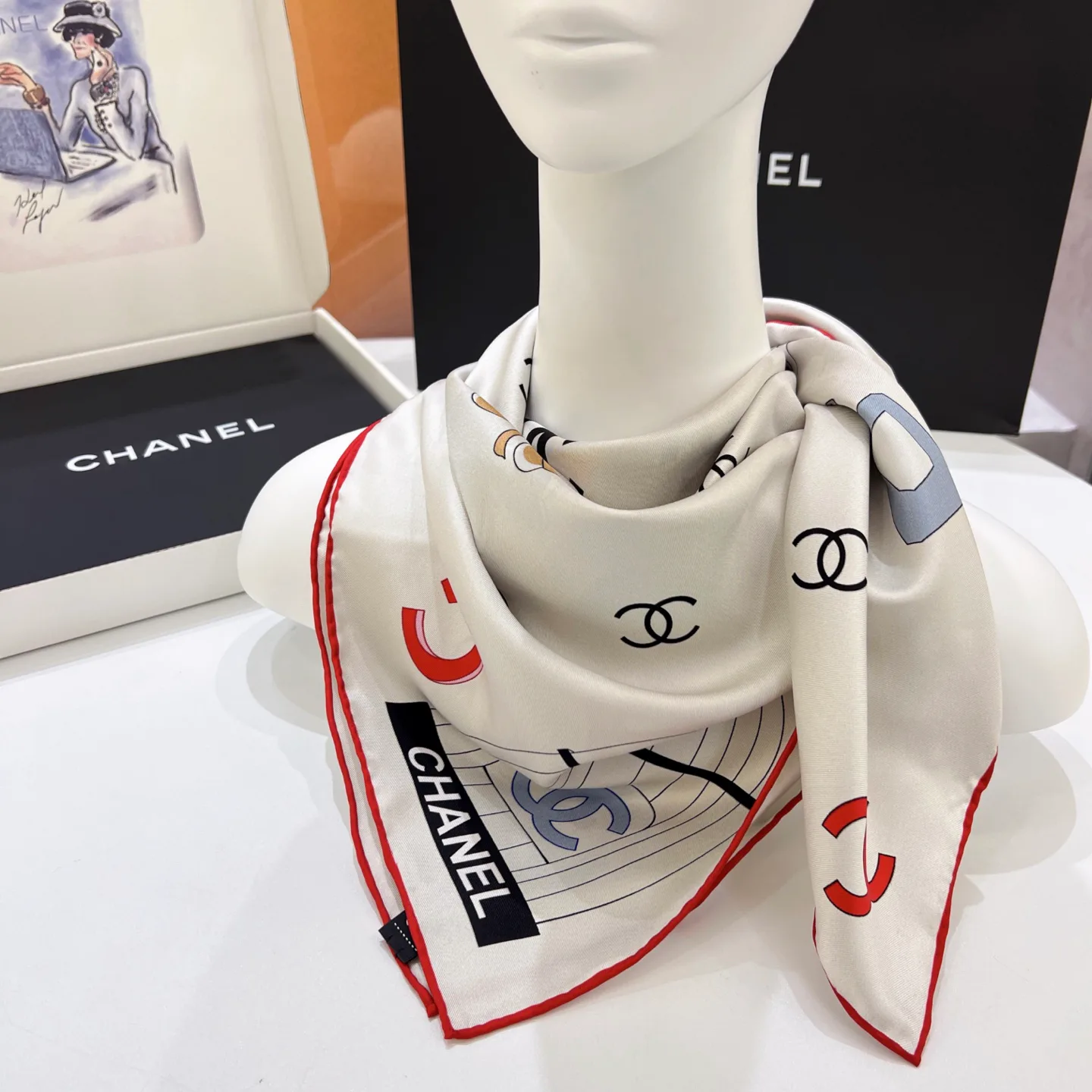 Платки Chanel 5021550