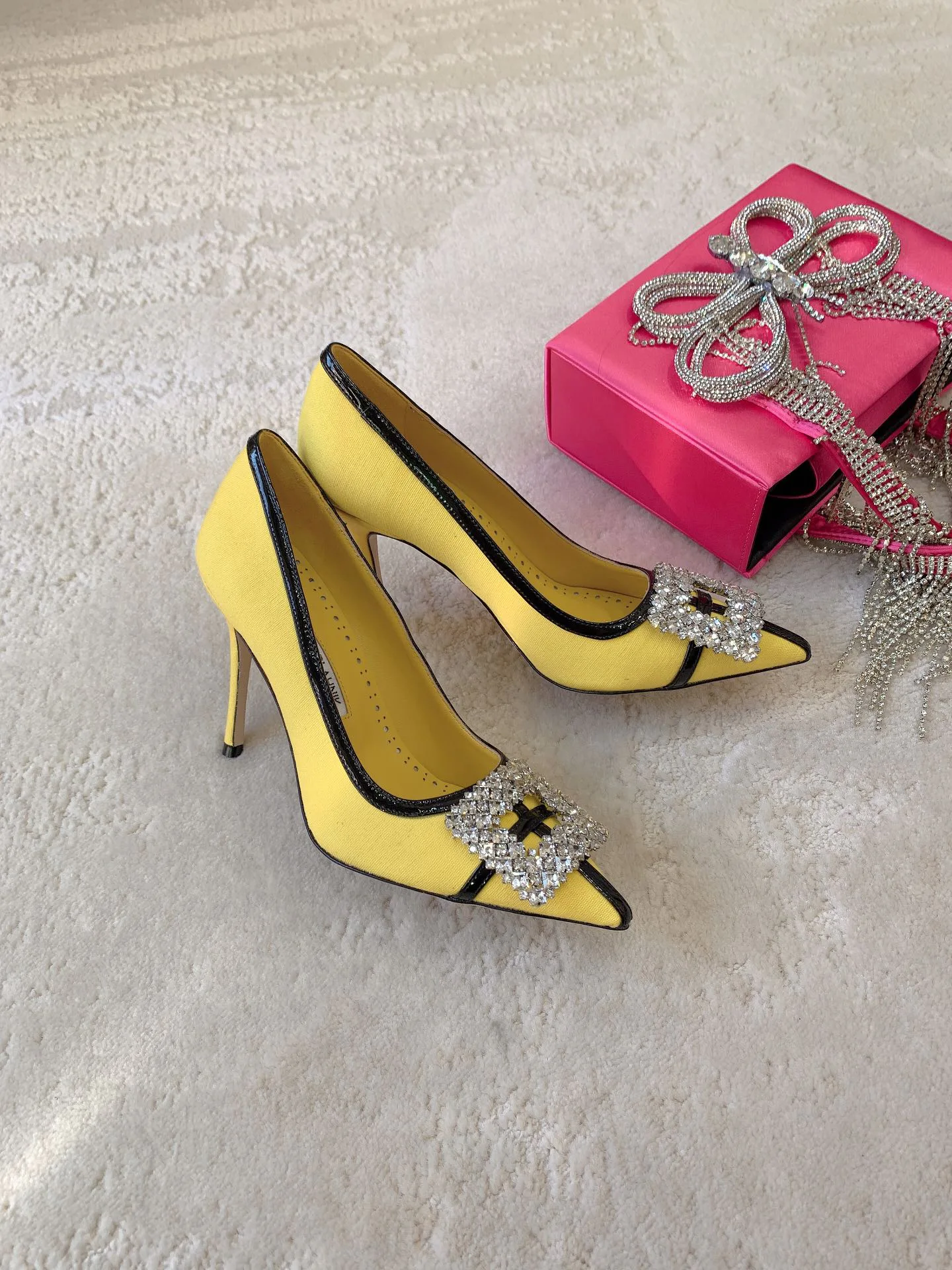 Туфли Женские Manolo Blahnik 18698271