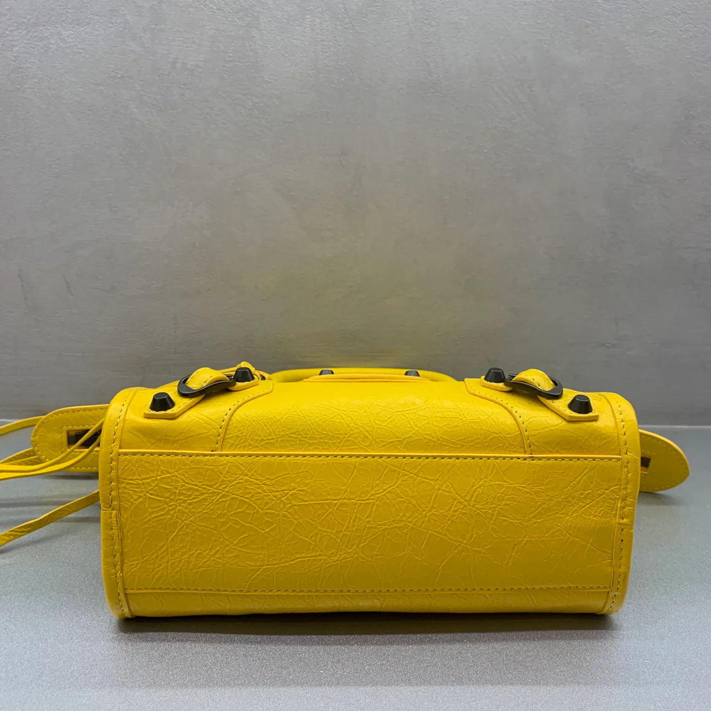 Классические Сумки Женские Balenciaga 13552702