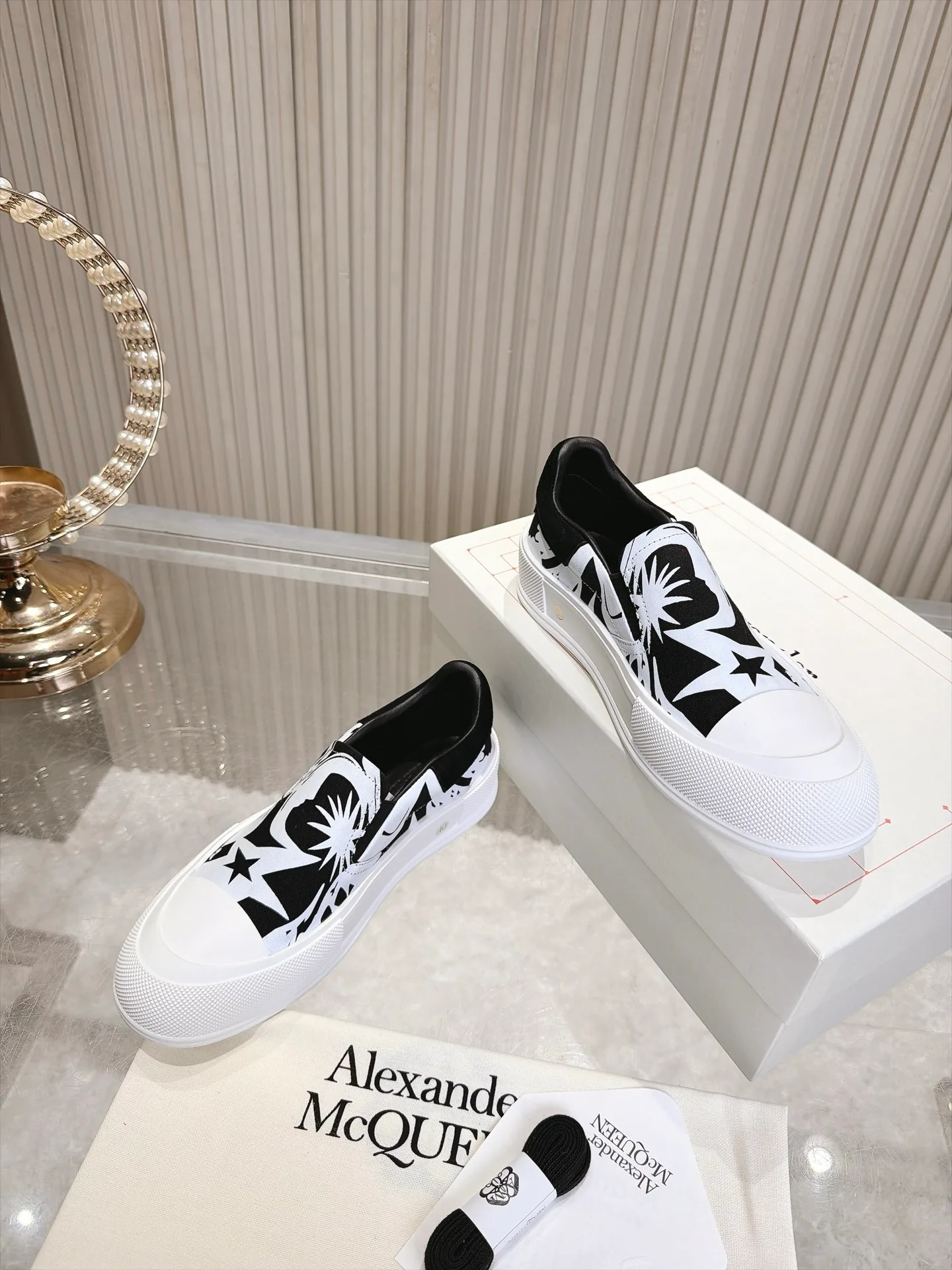 Кроссовки Женские Alexander Mcqueen 18891303