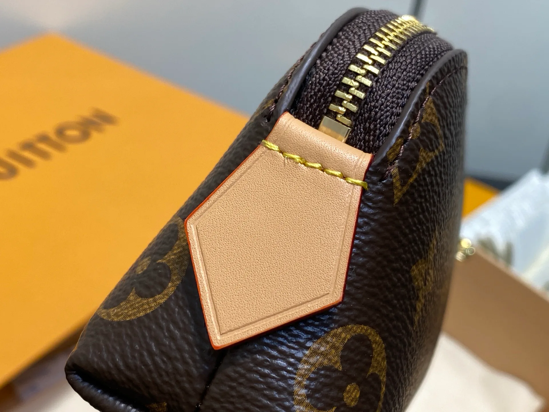 Сумки На Ремне Женские Louis Vuitton 111902