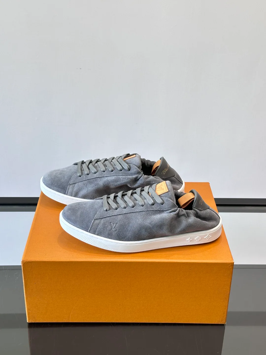 Кроссовки Мужские Louis Vuitton 18263694