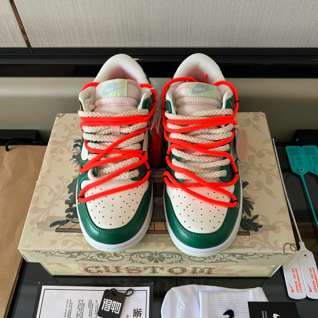 Кроссовки Женские Nike 36018