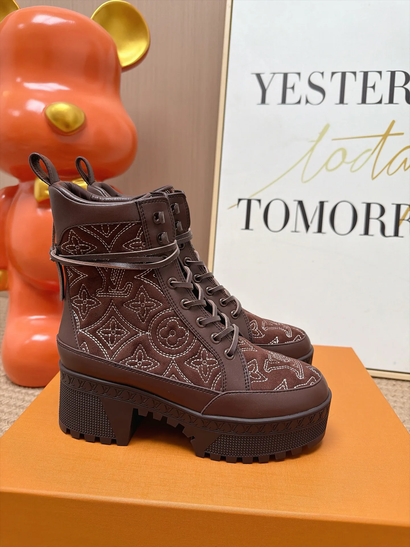 Ботинки Женские Louis Vuitton 18239718
