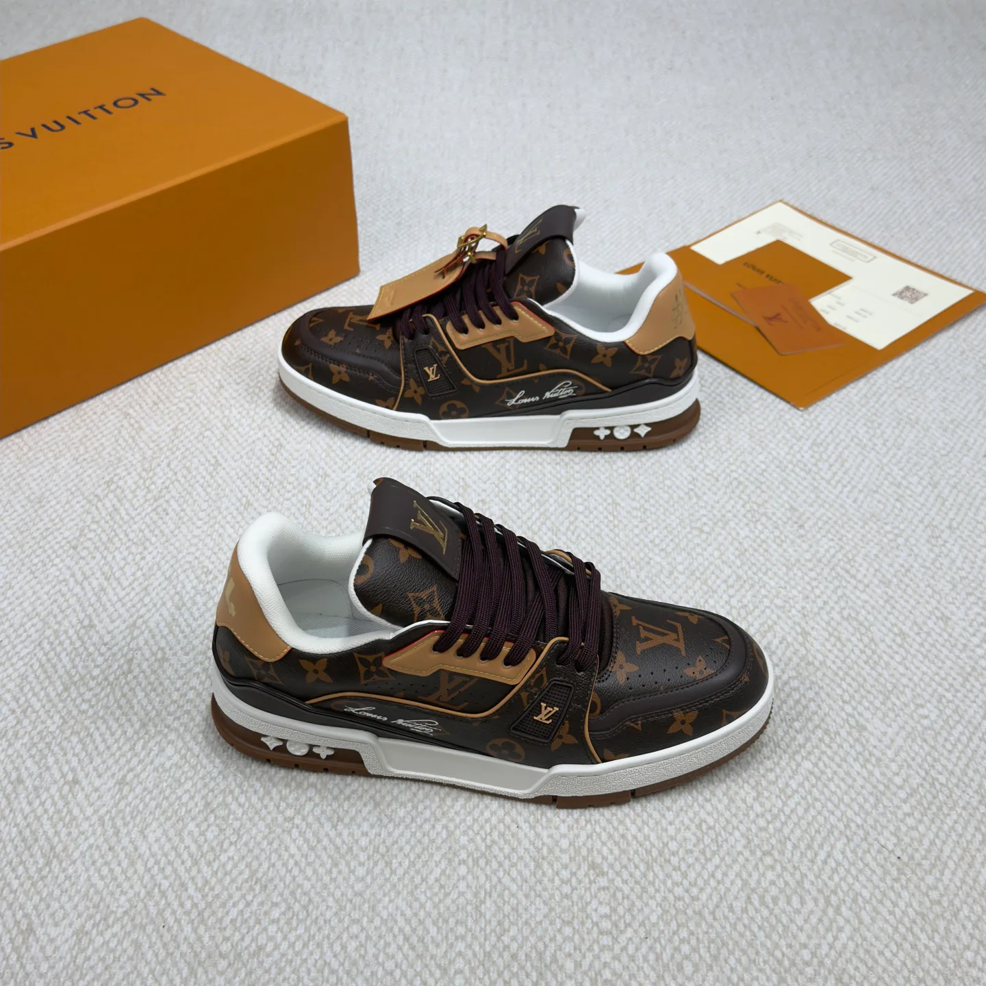 Кроссовки Женские Louis Vuitton 18265150