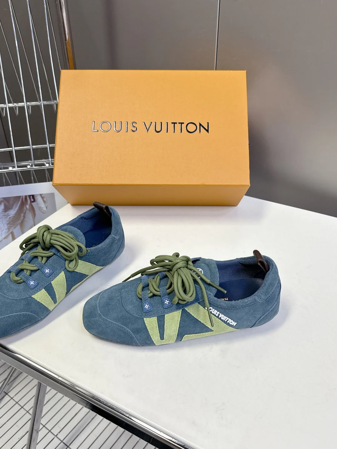 Кроссовки Женские Louis Vuitton 1480756