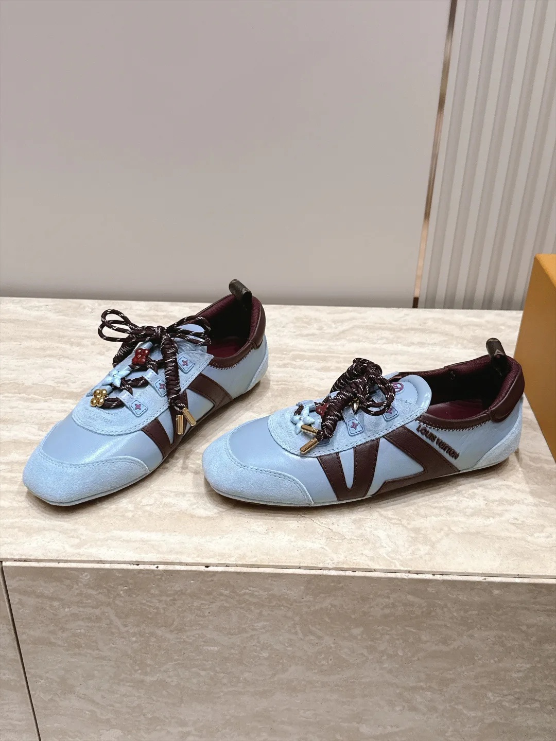 Кроссовки Женские Louis Vuitton 18091986
