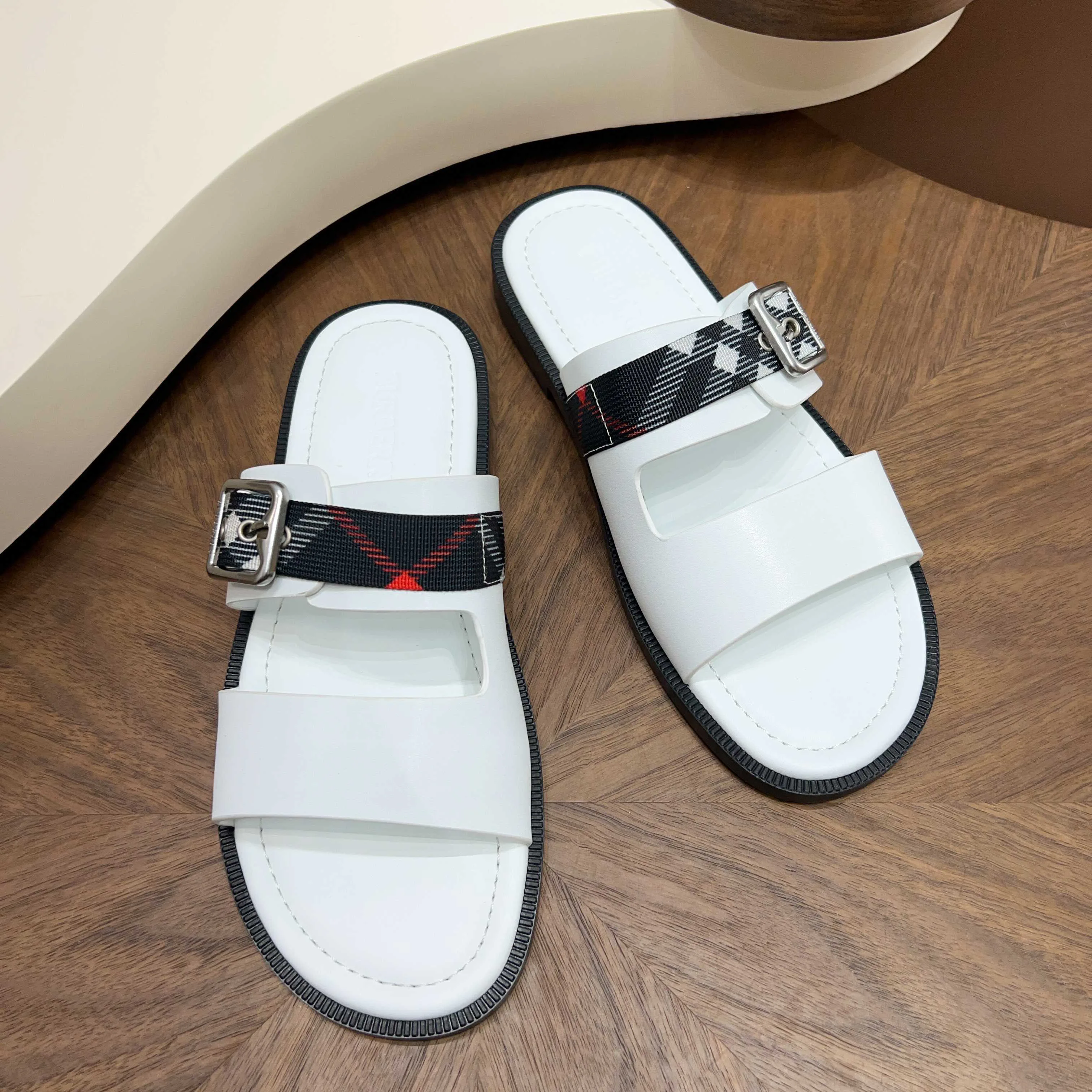 Шлепанцы Женские Burberry 15383698