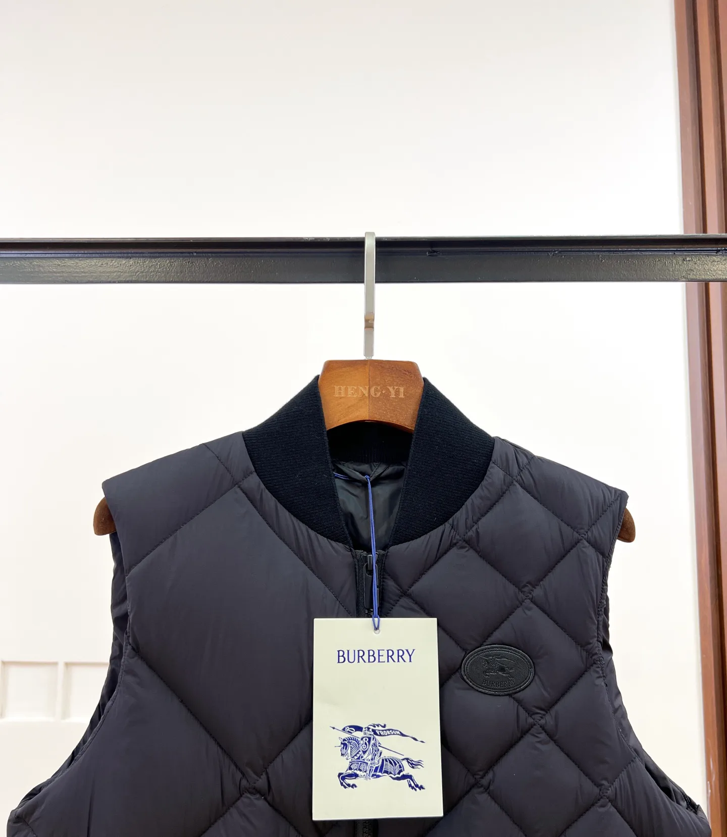 Жилеты Женские Burberry 17964777