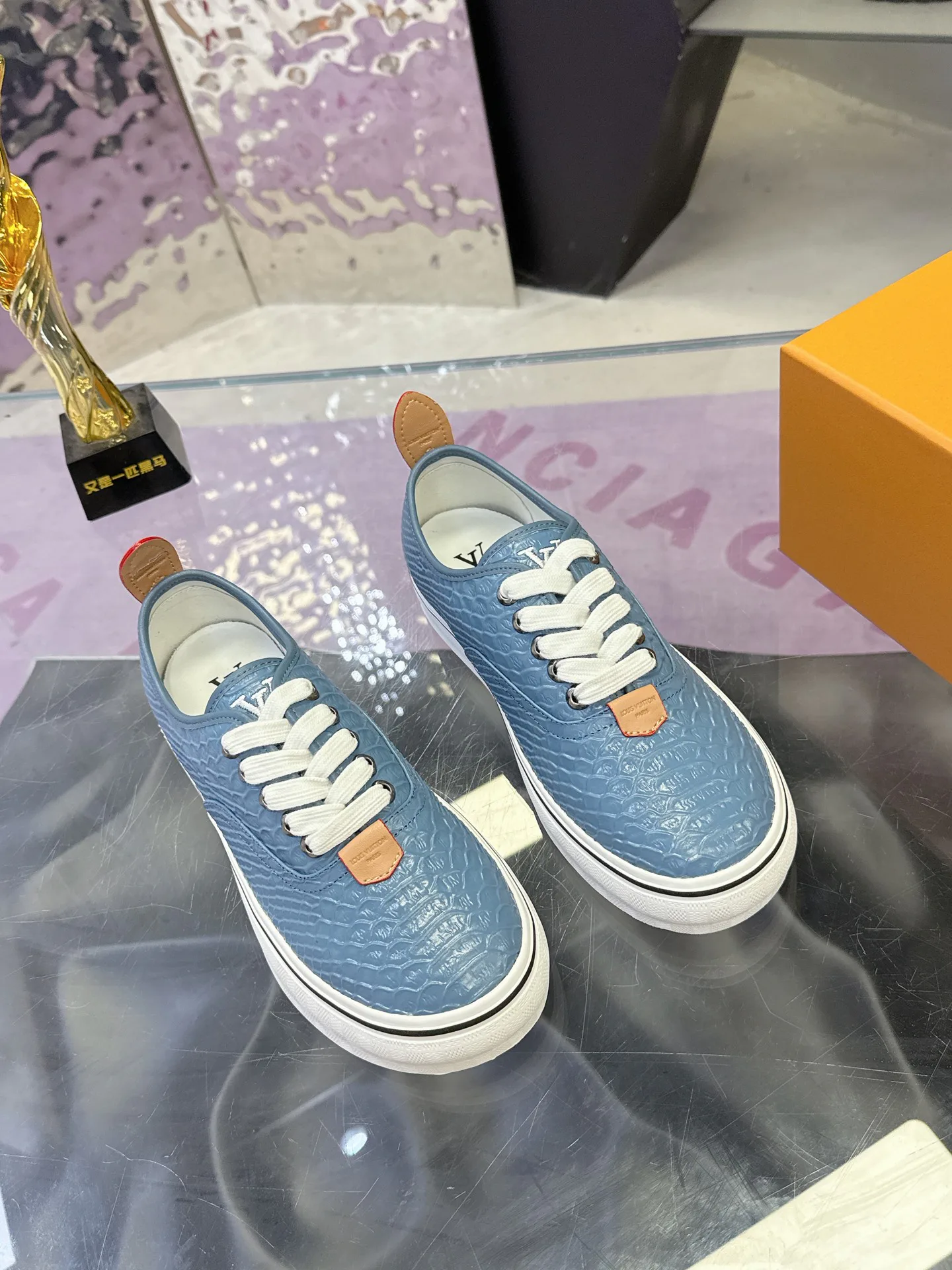 Кроссовки Мужские Louis Vuitton 17930916