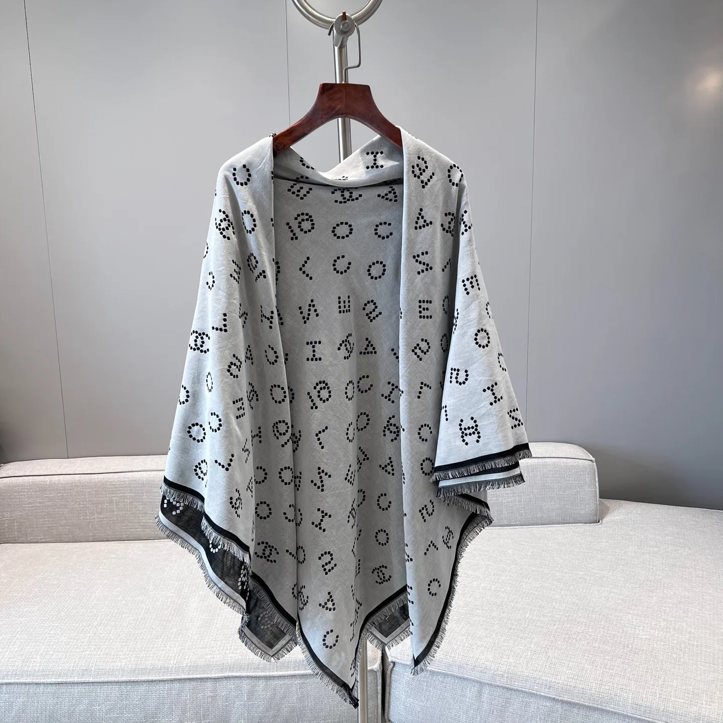 Шарфы Chanel 17913690